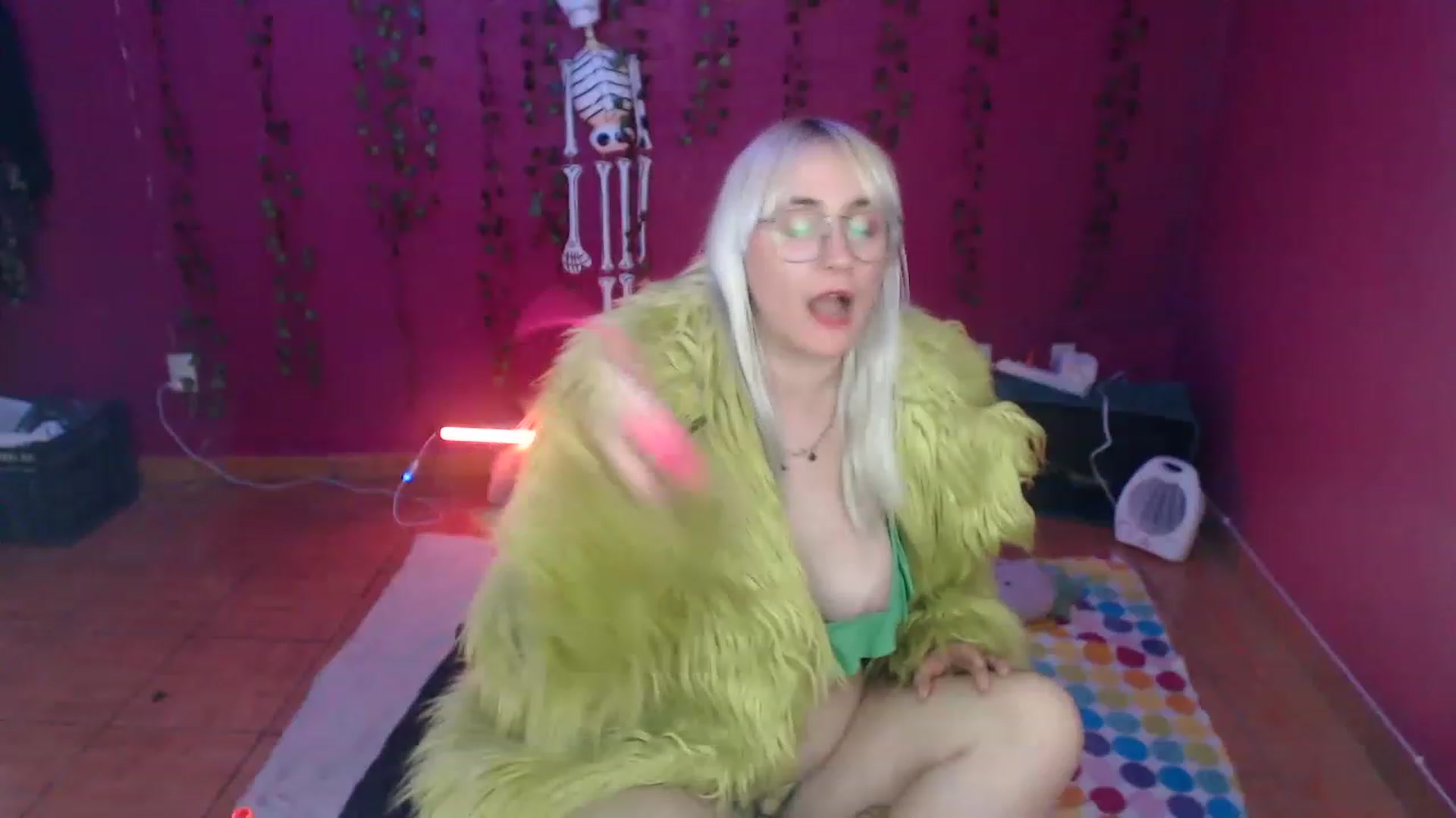 Gallery image thumbnail from AxeHallow's myfreecams stream on, 12/15/2022, 05:49 image 15 of 20