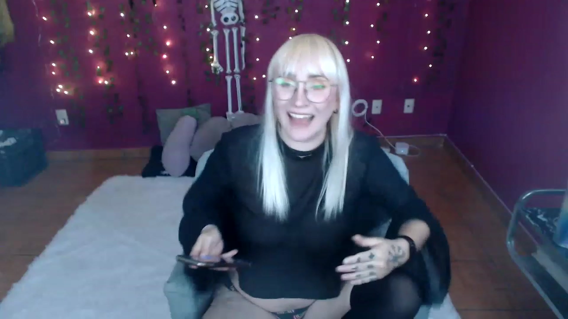 Gallery image thumbnail from AxeHallow's myfreecams stream on, 01/02/2023, 20:26 image 17 of 20