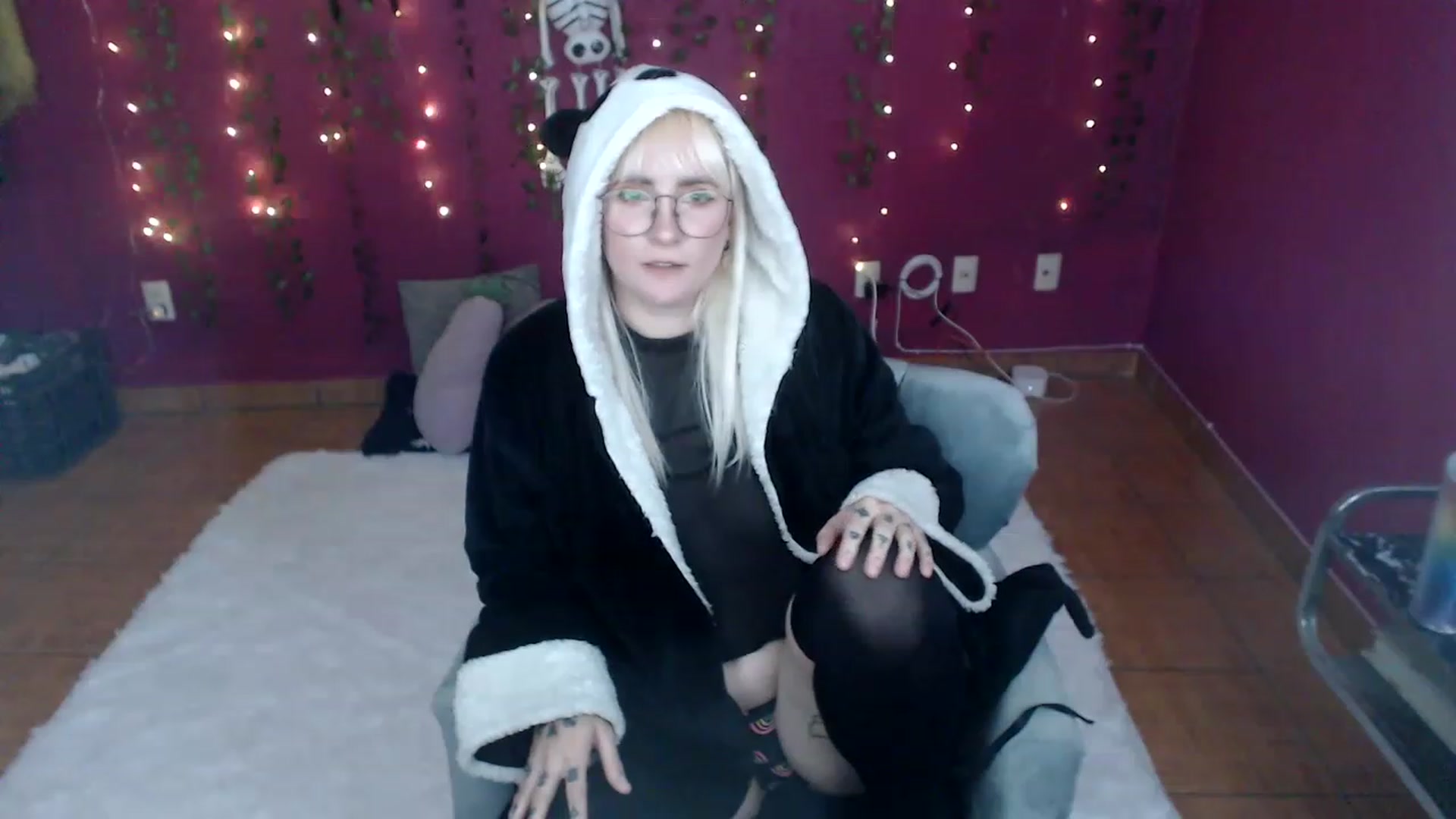 Gallery image thumbnail from AxeHallow's myfreecams stream on, 01/02/2023, 21:43 image 17 of 20