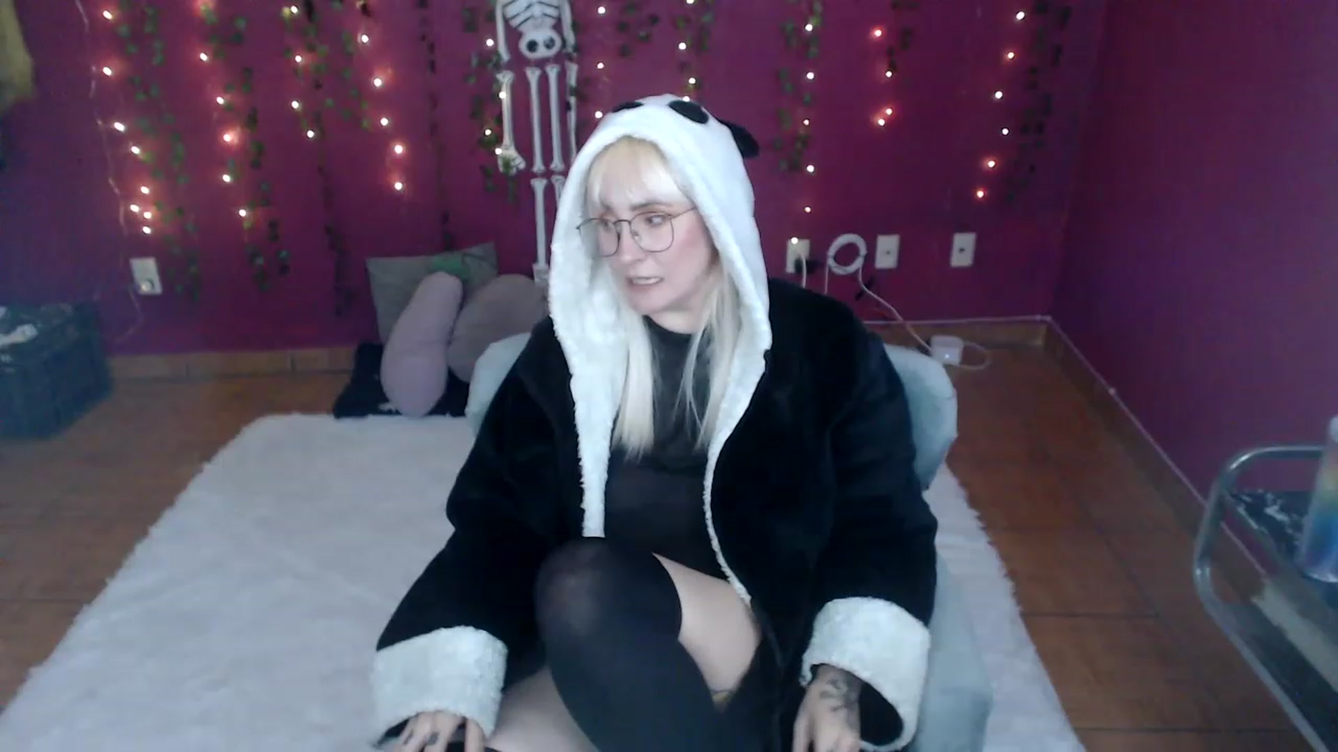 Gallery image thumbnail from AxeHallow's myfreecams stream on, 01/02/2023, 21:43 image 12 of 20