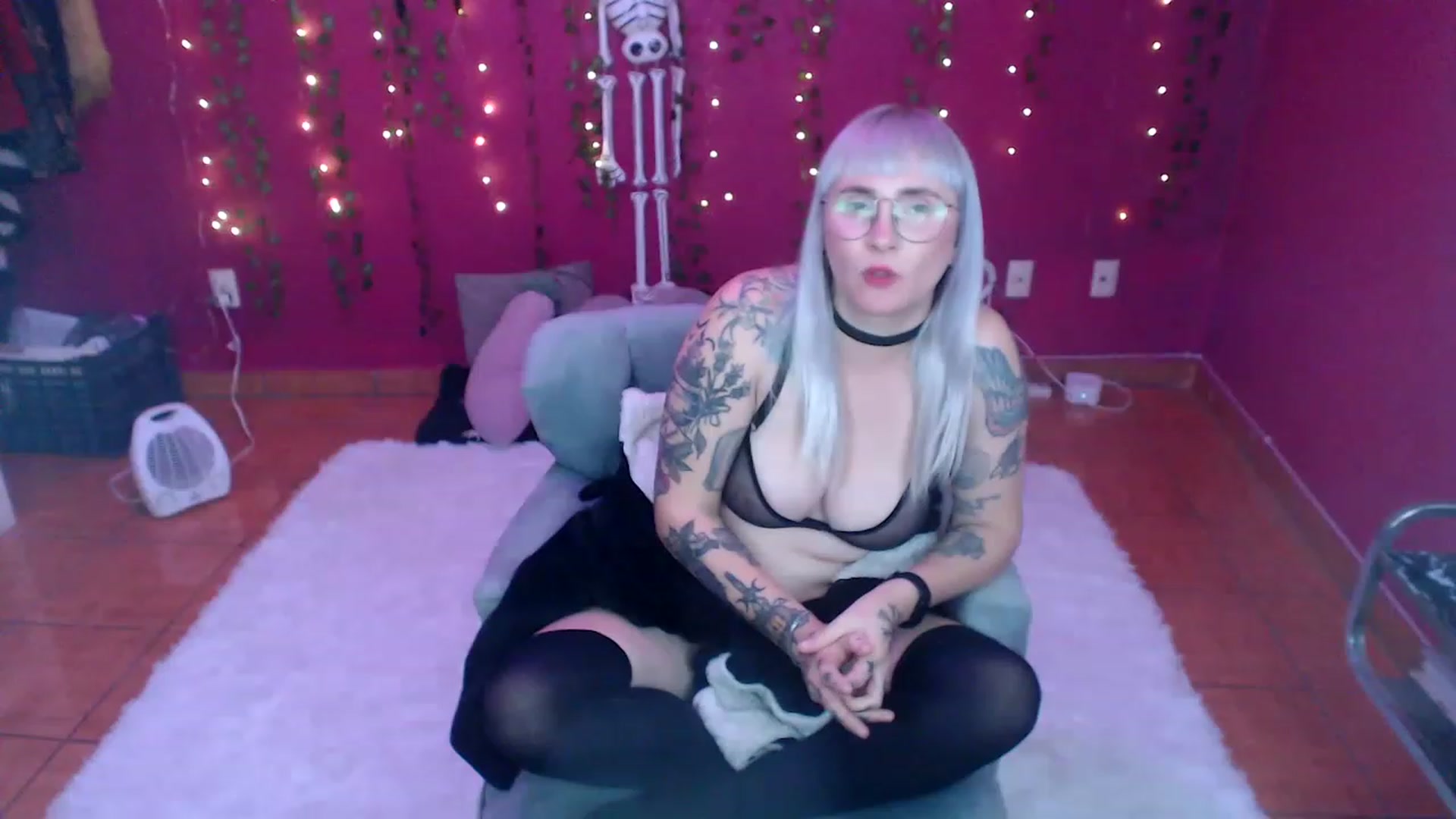 Gallery image thumbnail from AxeHallow's myfreecams stream on, 01/09/2023, 04:22 image 2 of 20