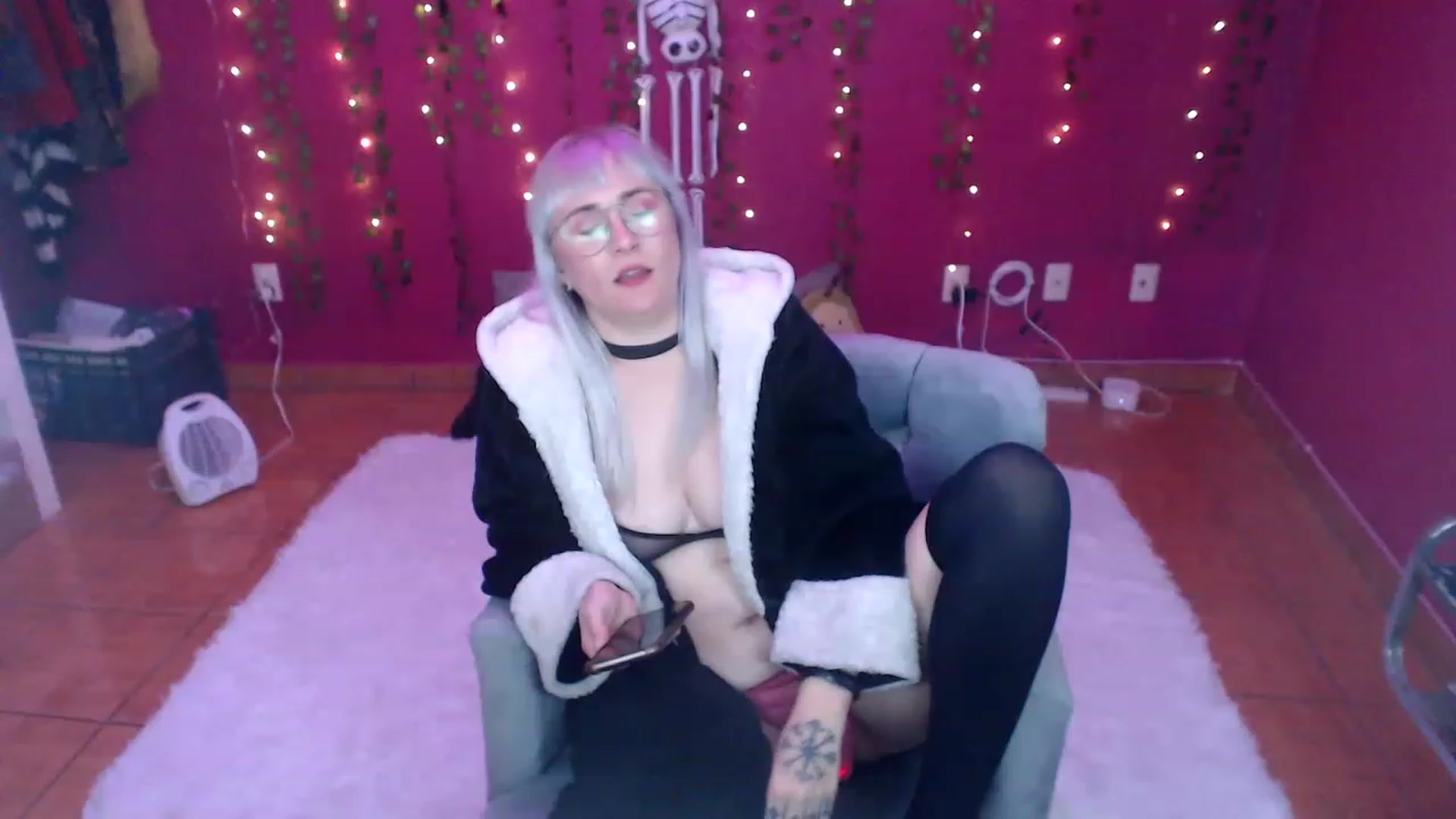 Gallery image thumbnail from AxeHallow's myfreecams stream on, 01/09/2023, 04:22 image 15 of 20