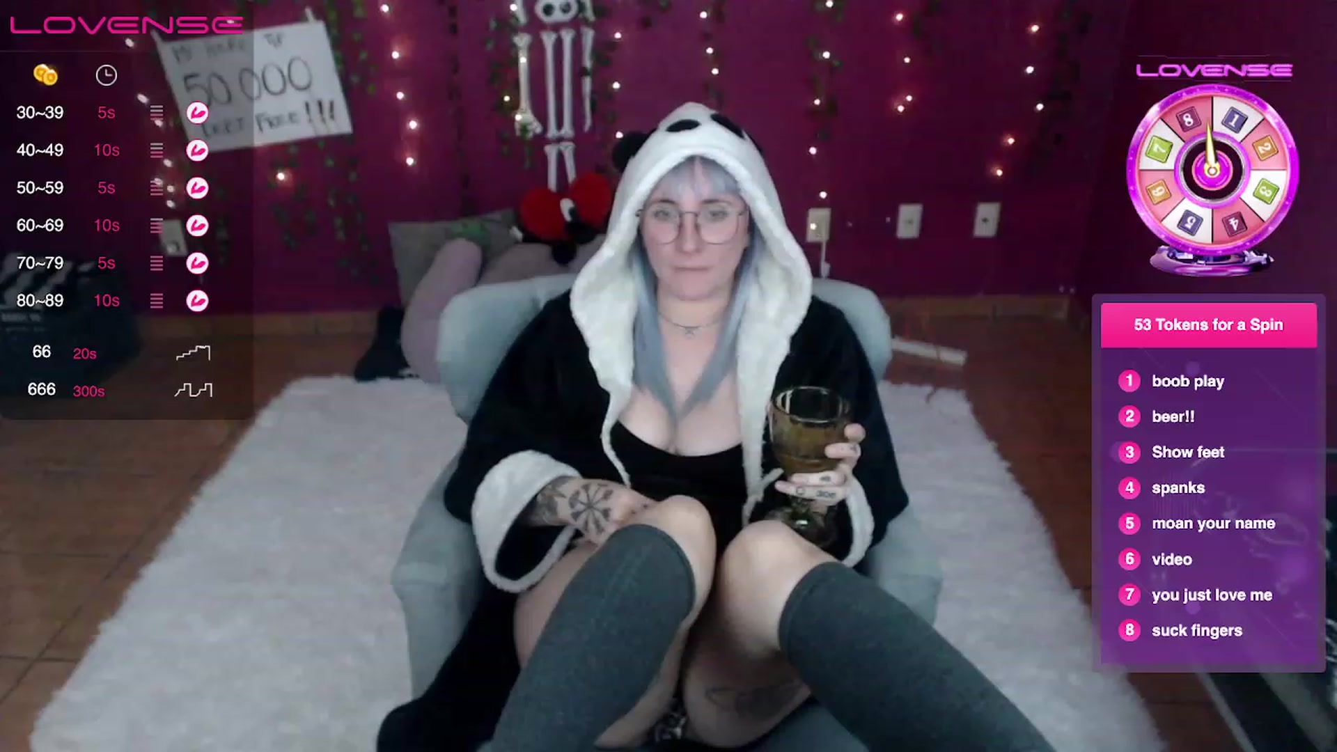 Gallery image thumbnail from AxeHallow's myfreecams stream on, 01/27/2023, 04:15 image 2 of 20