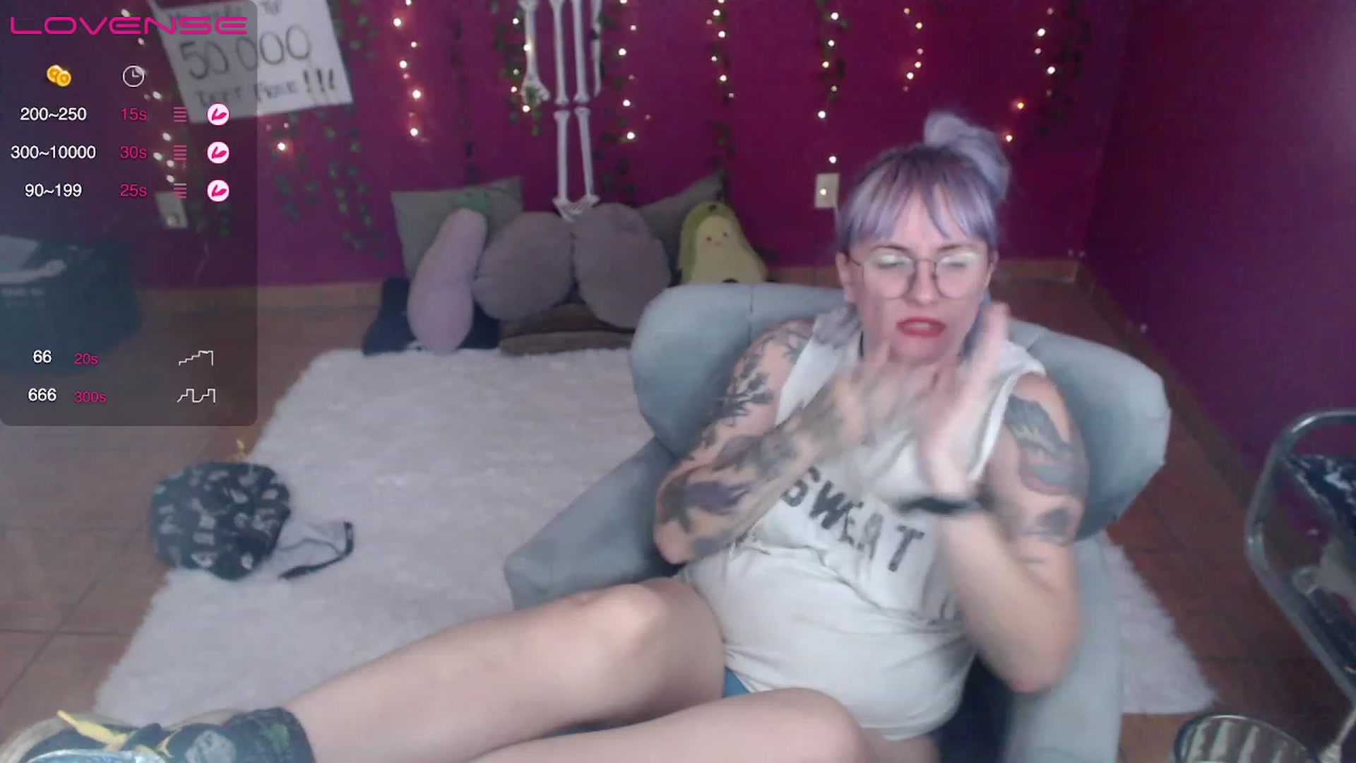 Gallery image thumbnail from AxeHallow's myfreecams stream on, 02/13/2023, 07:14 image 14 of 20
