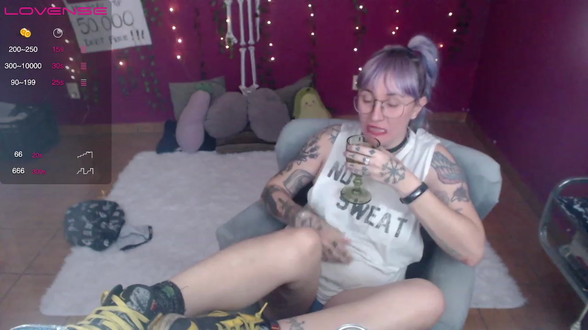Gallery image thumbnail from AxeHallow's myfreecams stream on, 02/13/2023, 08:11 image 2 of 20