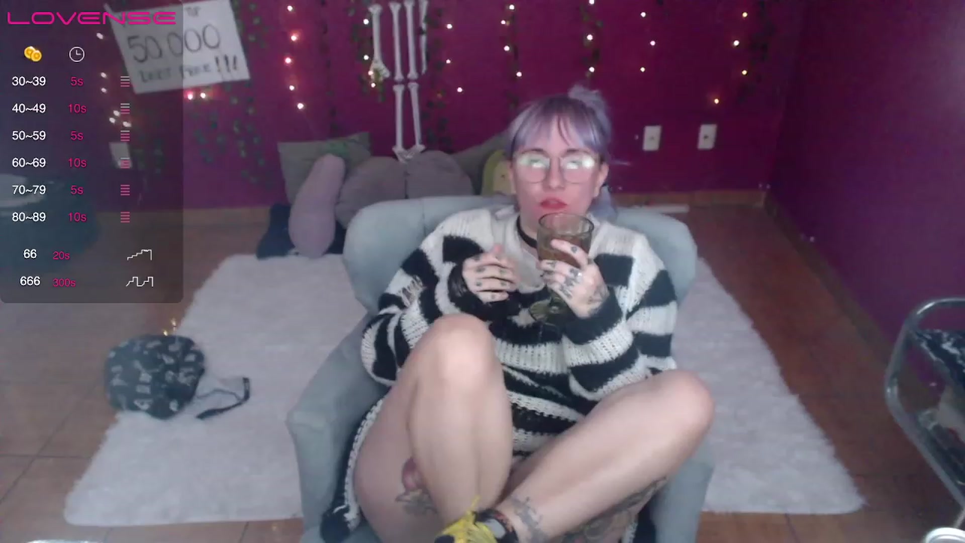 Gallery image thumbnail from AxeHallow's myfreecams stream on, 02/13/2023, 09:28 image 1 of 20