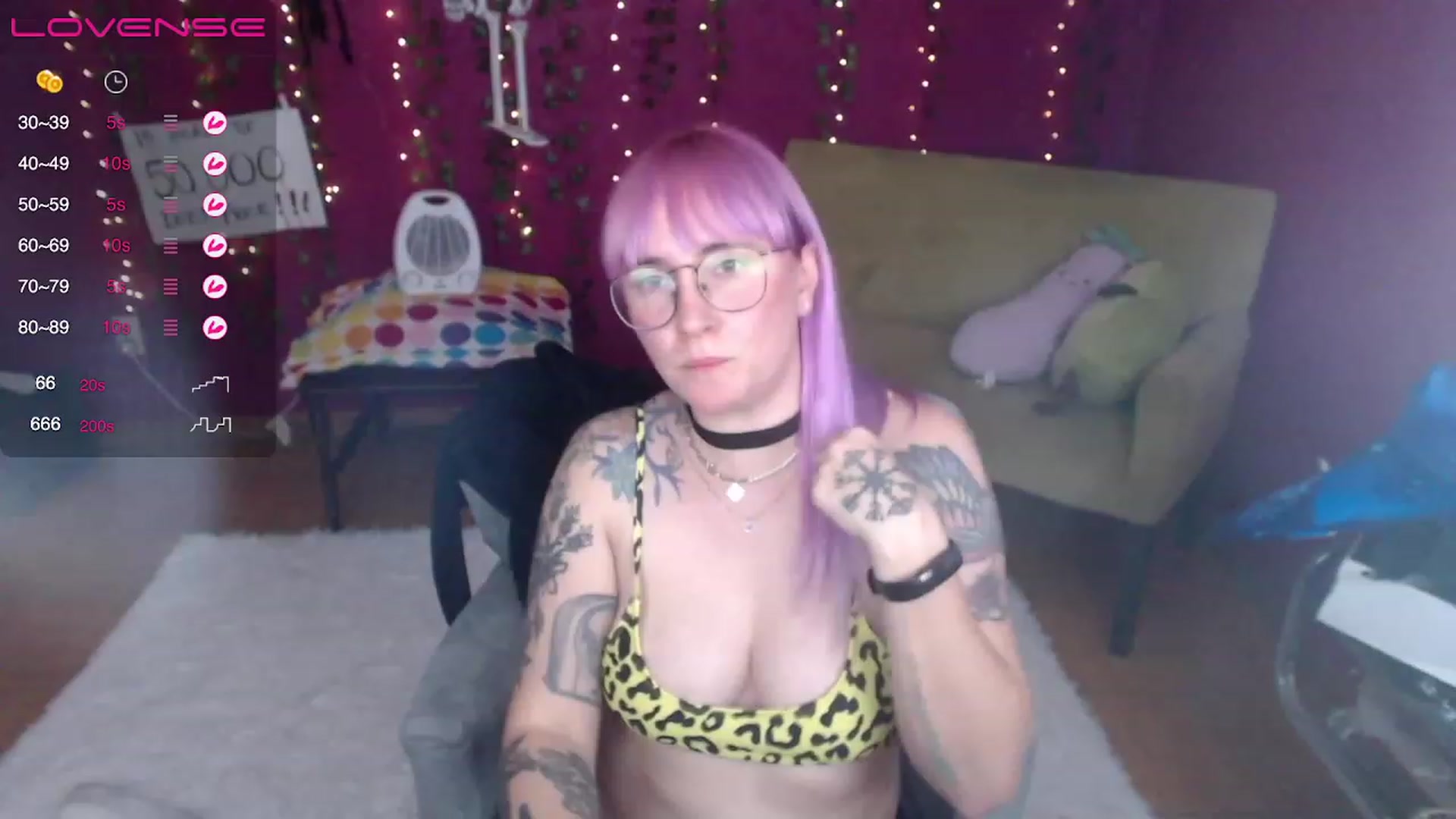 Gallery image thumbnail from AxeHallow's myfreecams stream on, 03/16/2023, 24:23 image 12 of 20