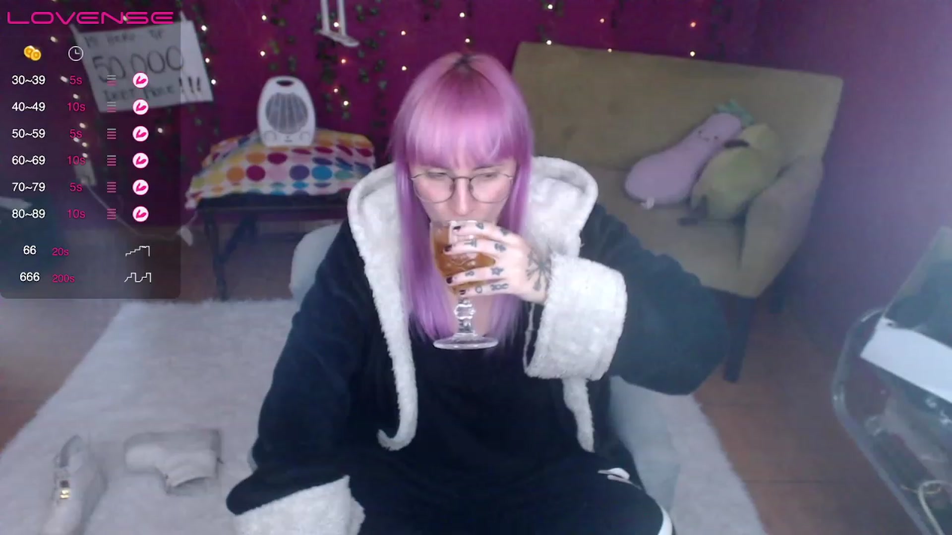 Gallery image thumbnail from AxeHallow's myfreecams stream on, 03/16/2023, 24:23 image 2 of 20