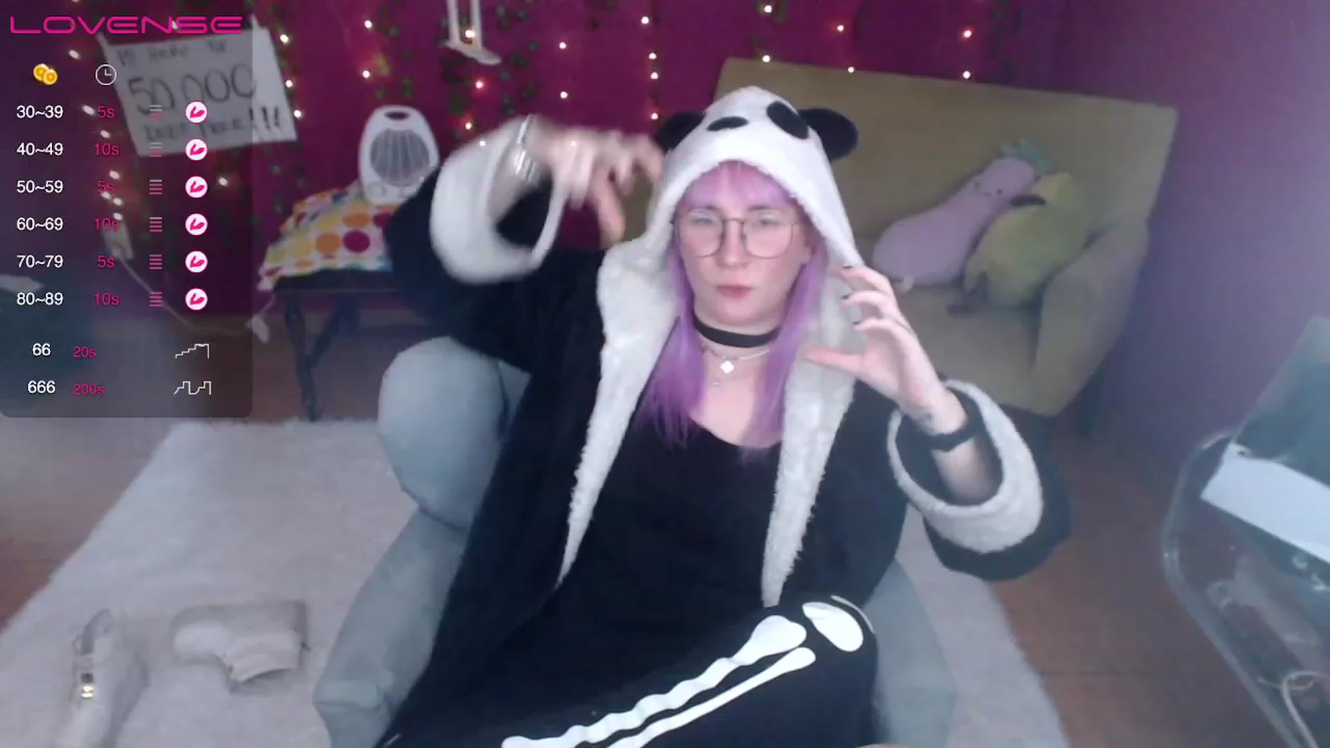 Gallery image thumbnail from AxeHallow's myfreecams stream on, 03/16/2023, 24:23 image 3 of 20
