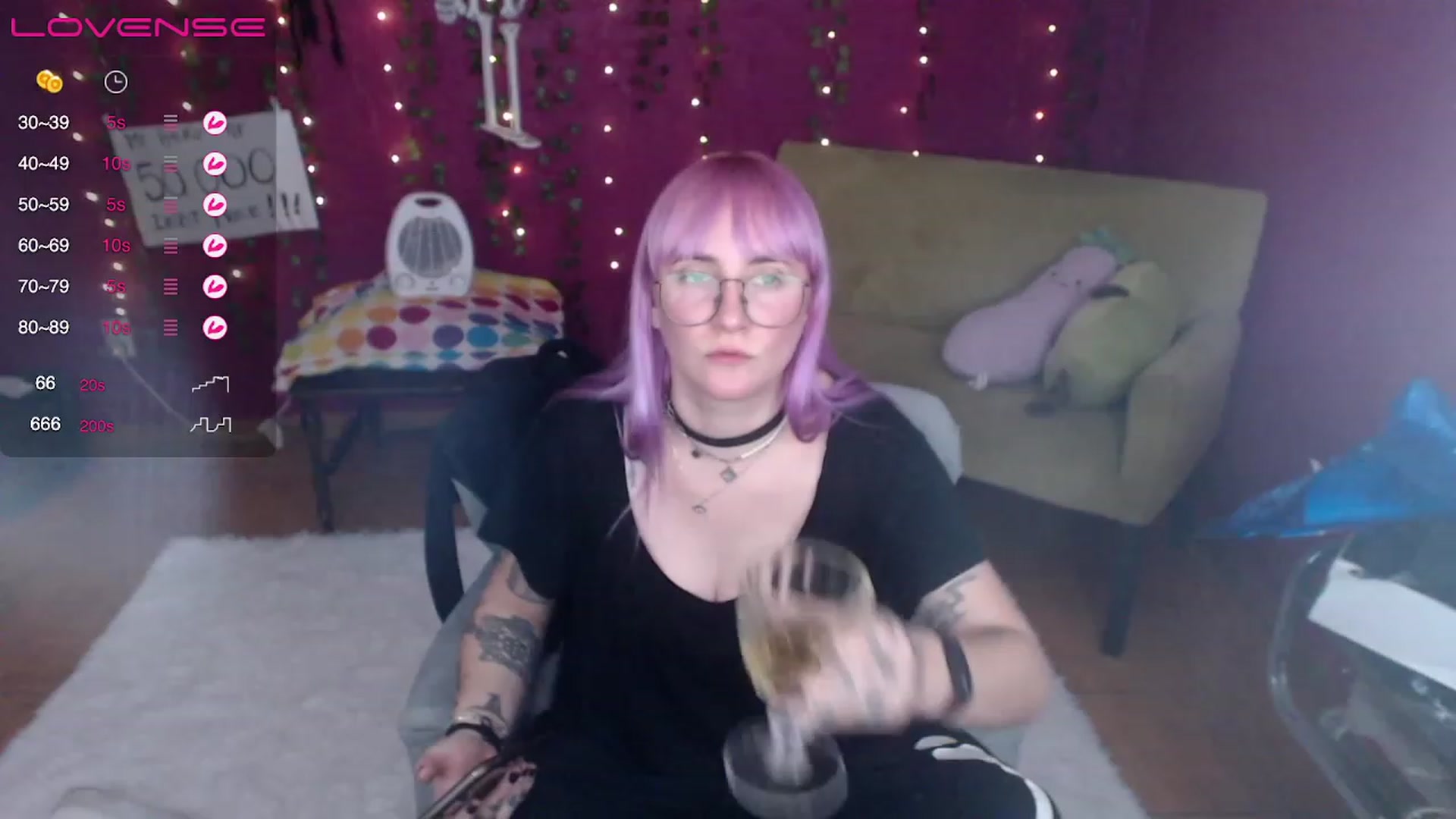 Gallery image thumbnail from AxeHallow's myfreecams stream on, 03/16/2023, 24:23 image 17 of 20