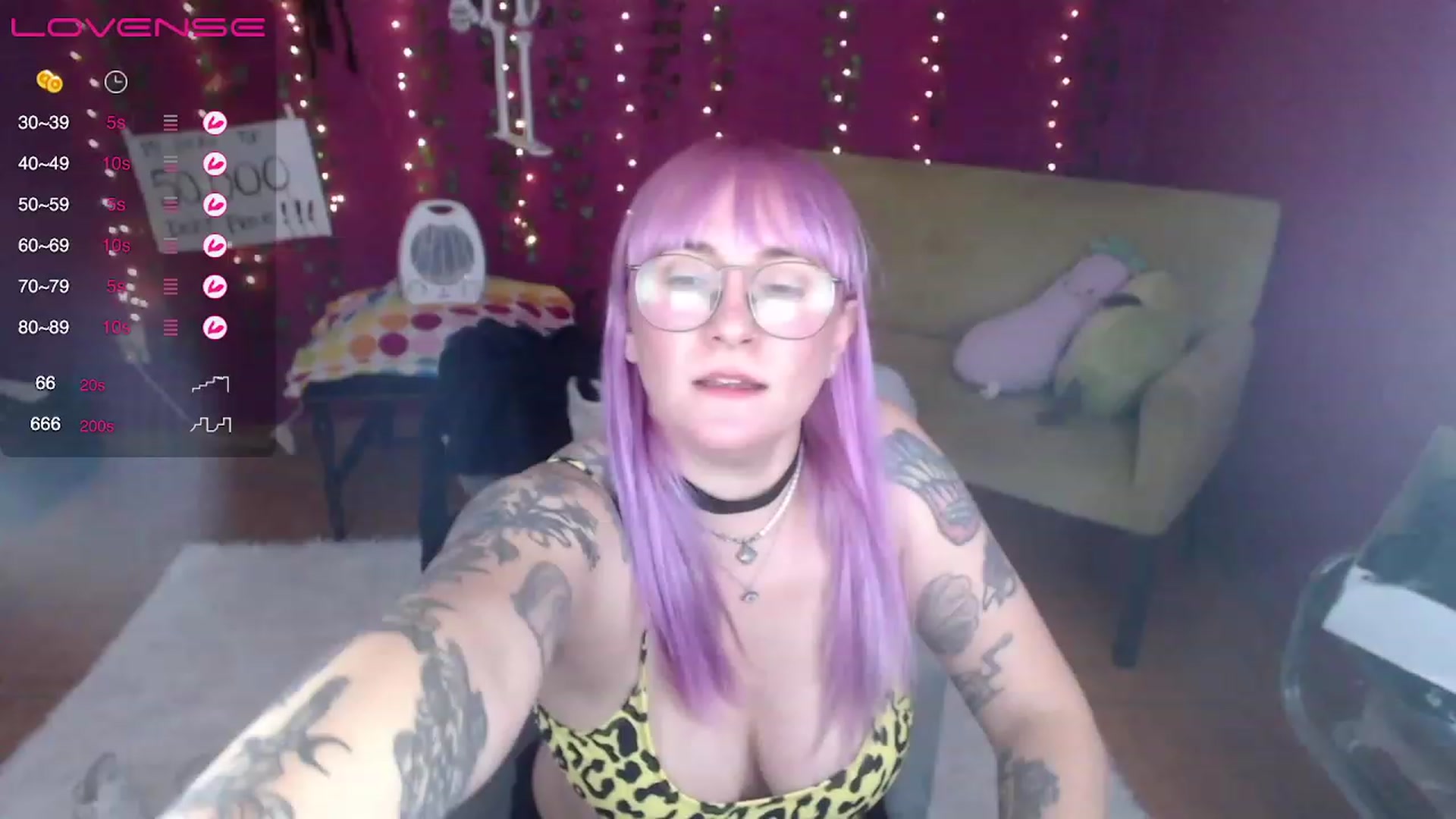 Gallery image thumbnail from AxeHallow's myfreecams stream on, 03/16/2023, 24:23 image 8 of 20