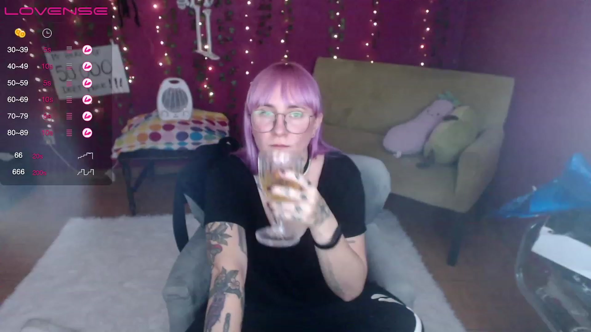 Gallery image thumbnail from AxeHallow's myfreecams stream on, 03/16/2023, 24:23 image 16 of 20