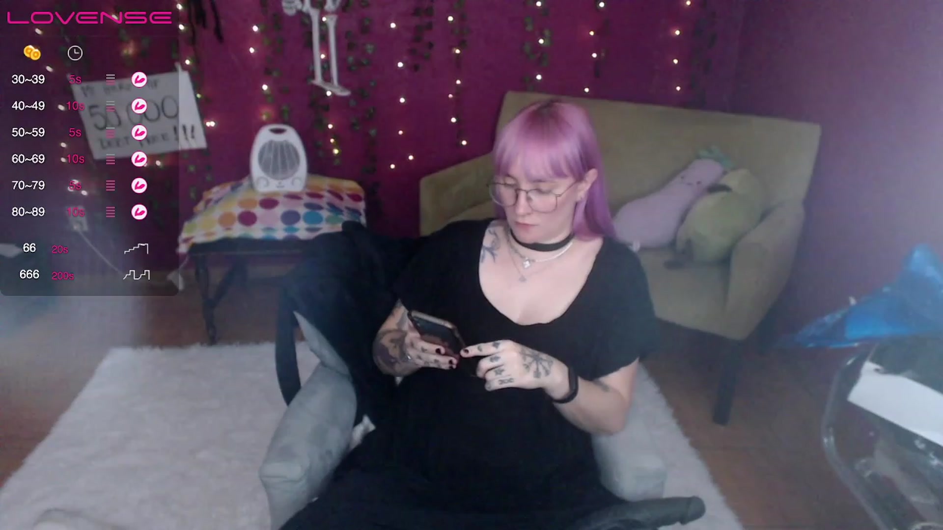 Gallery image thumbnail from AxeHallow's myfreecams stream on, 03/16/2023, 24:23 image 15 of 20