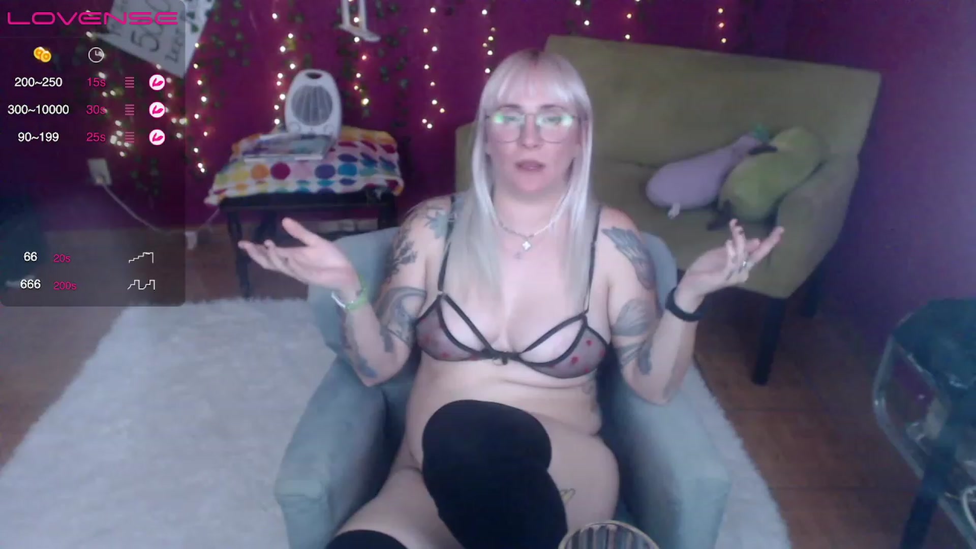 Gallery image thumbnail from AxeHallow's myfreecams stream on, 04/08/2023, 03:18 image 17 of 20