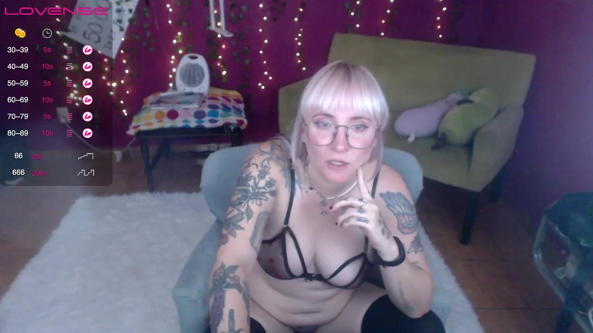 Gallery image thumbnail from AxeHallow's myfreecams stream on, 04/08/2023, 03:18 image 7 of 20