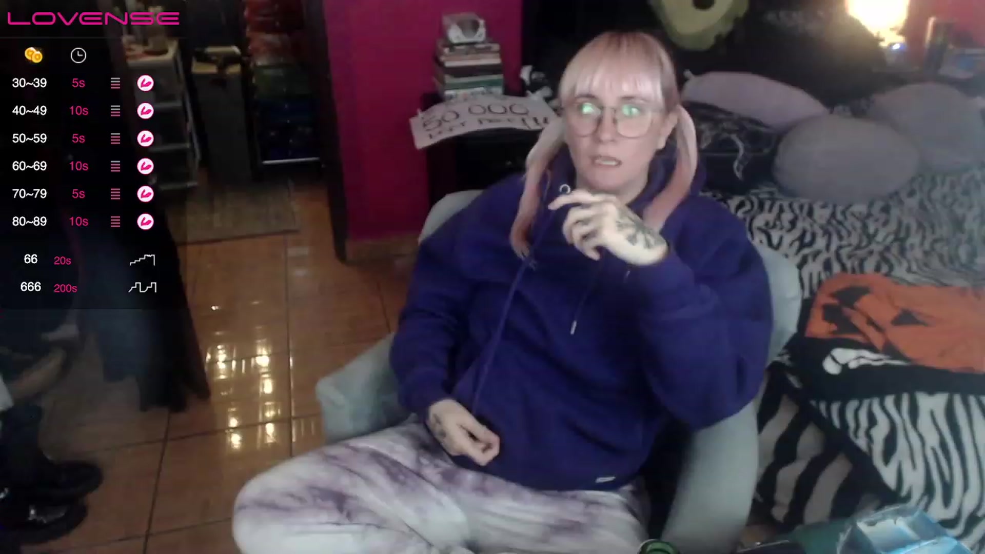 Gallery image thumbnail from AxeHallow's myfreecams stream on, 04/13/2023, 05:35 image 11 of 20