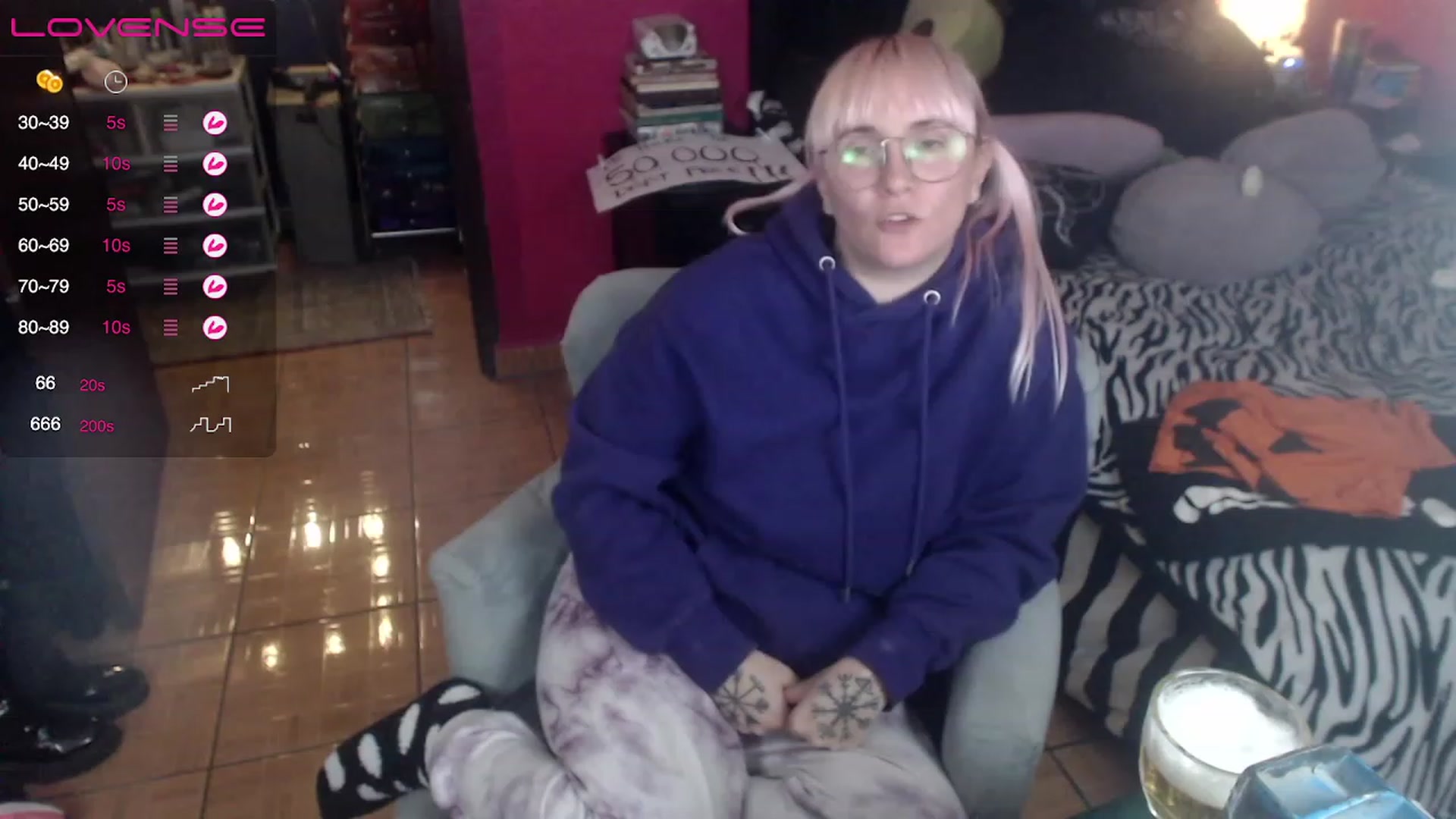 Gallery image thumbnail from AxeHallow's myfreecams stream on, 04/13/2023, 05:35 image 19 of 20