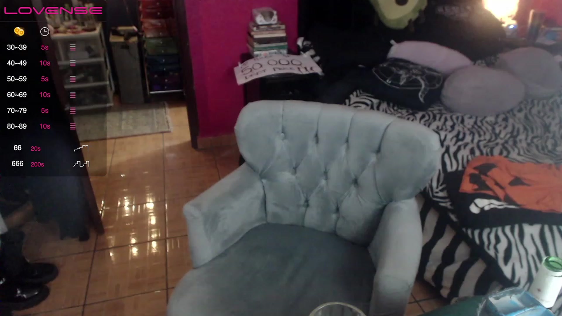 Gallery image thumbnail from AxeHallow's myfreecams stream on, 04/13/2023, 05:35 image 8 of 20