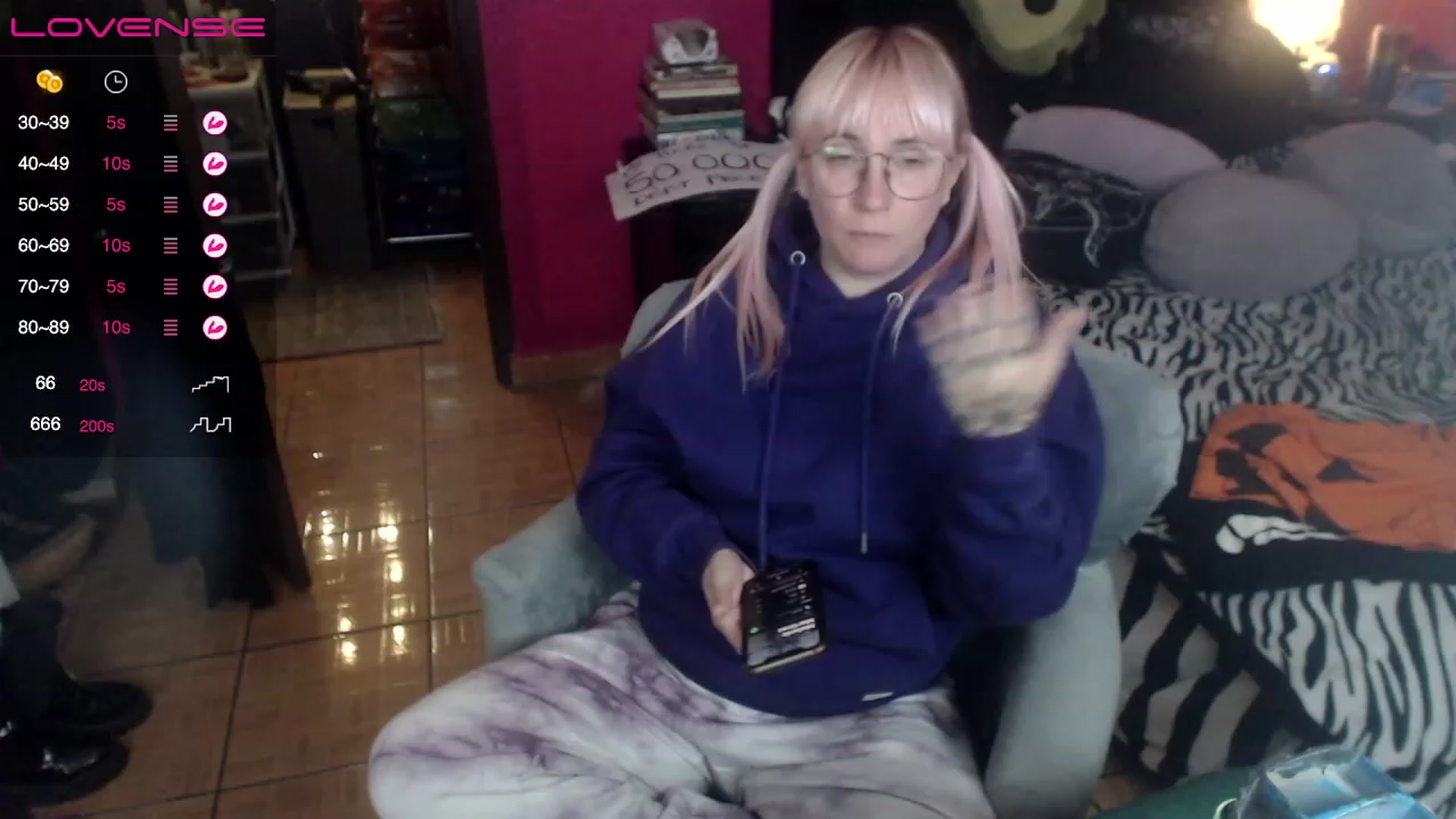 Gallery image thumbnail from AxeHallow's myfreecams stream on, 04/13/2023, 05:35 image 13 of 20