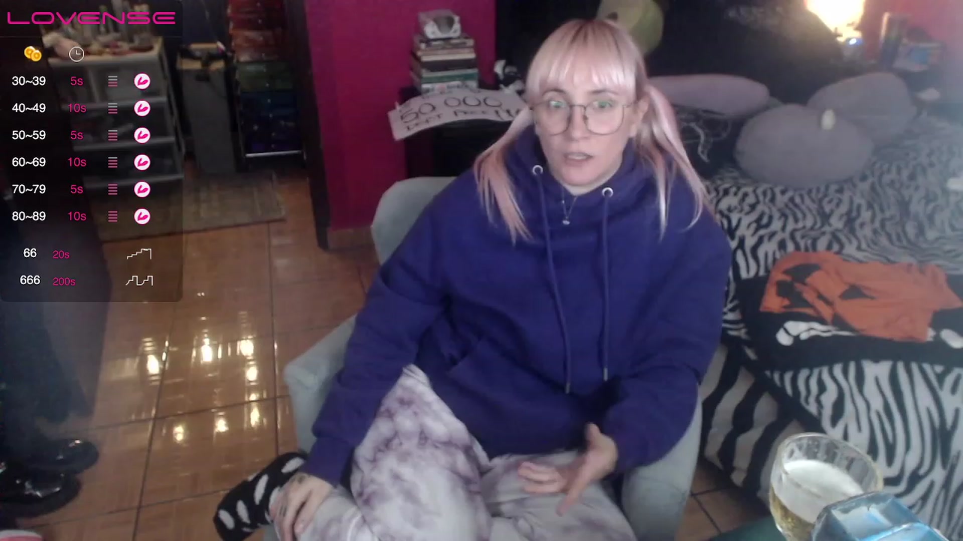 Gallery image thumbnail from AxeHallow's myfreecams stream on, 04/13/2023, 05:35 image 20 of 20