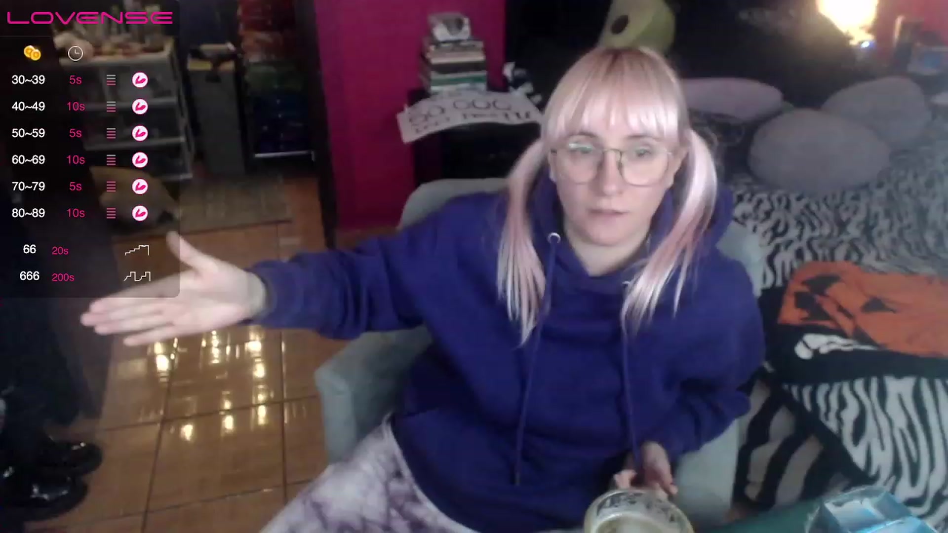 Gallery image thumbnail from AxeHallow's myfreecams stream on, 04/13/2023, 05:35 image 16 of 20