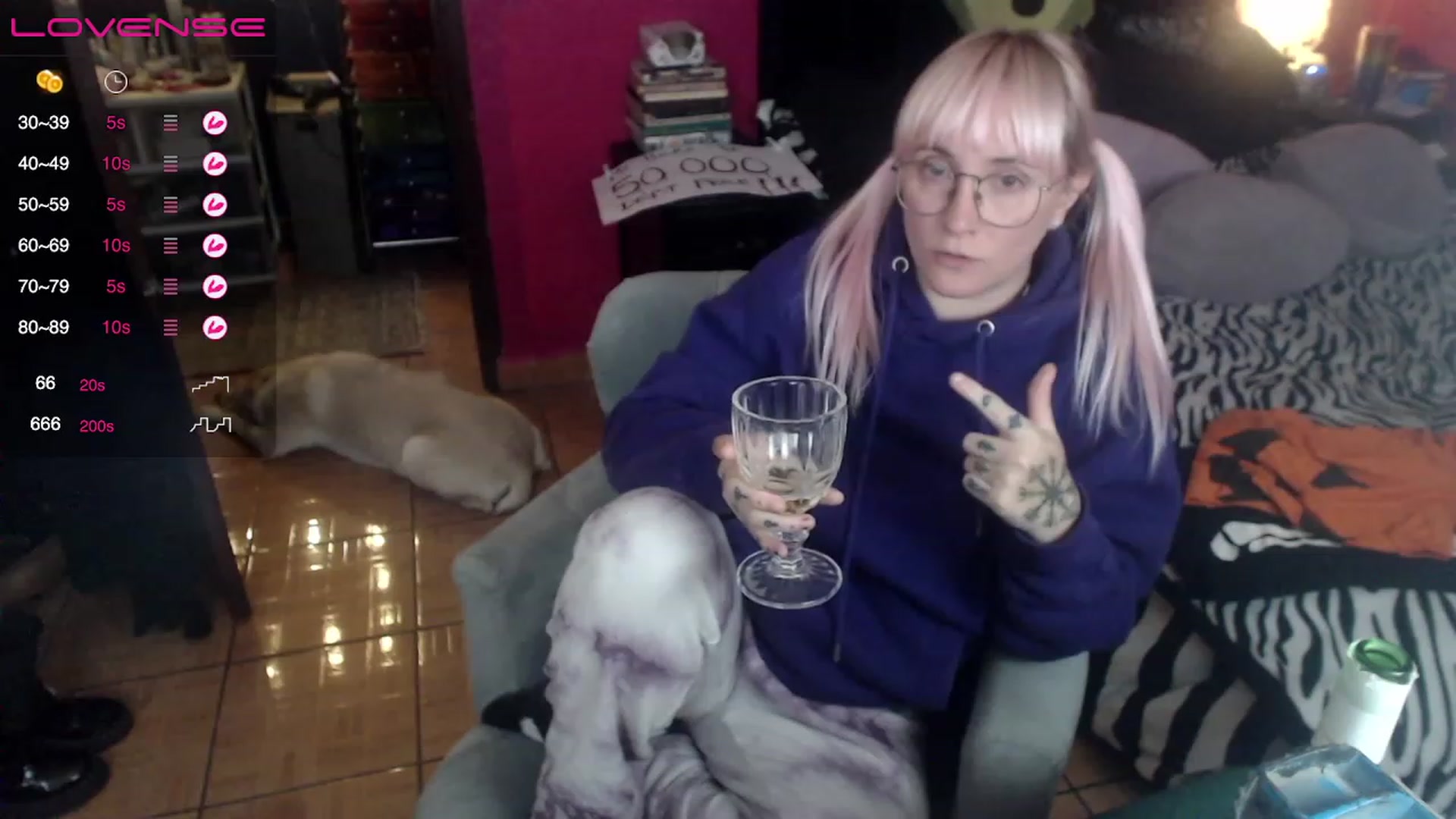 Gallery image thumbnail from AxeHallow's myfreecams stream on, 04/13/2023, 05:35 image 5 of 20
