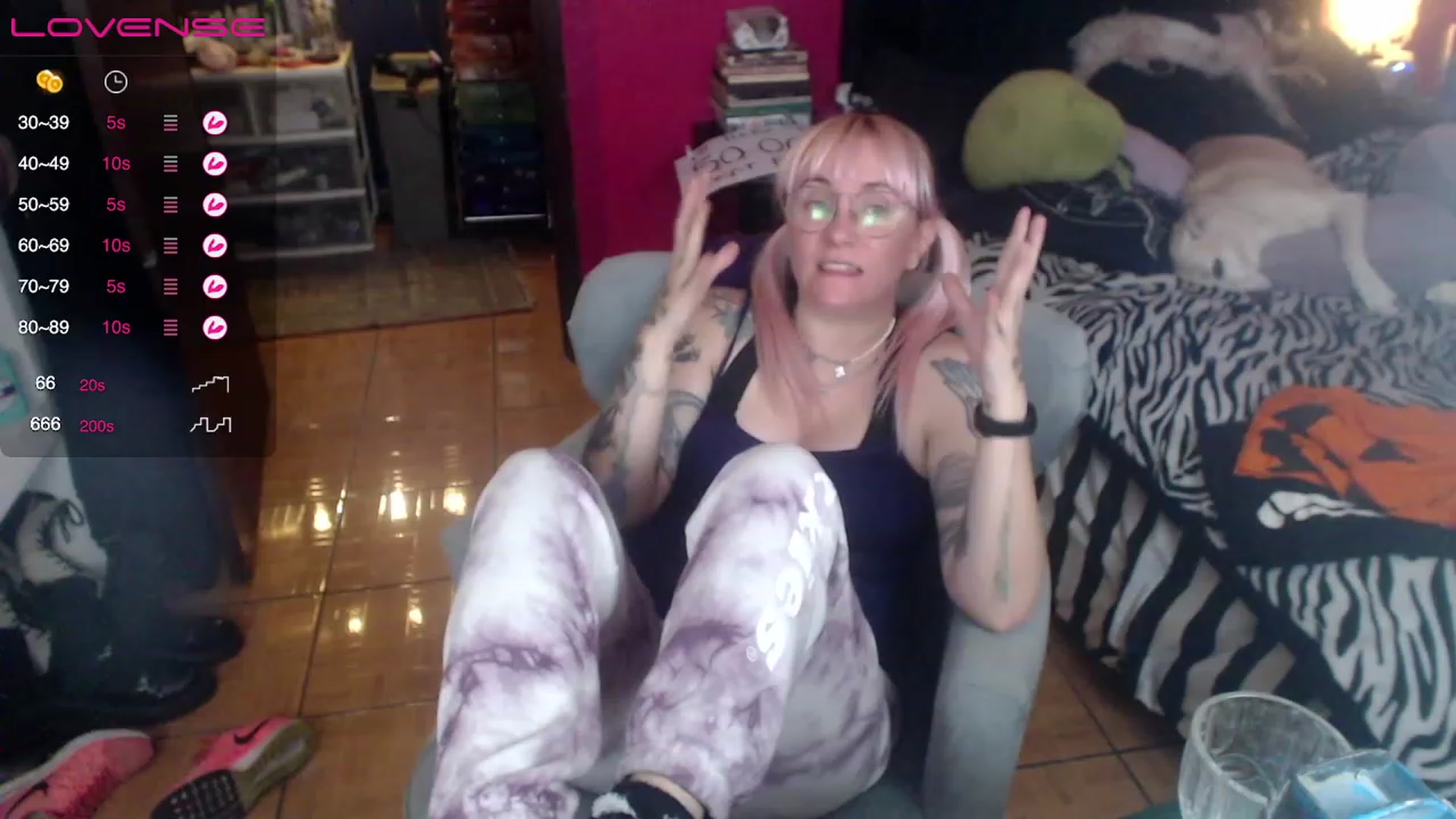 Gallery image thumbnail from AxeHallow's myfreecams stream on, 04/13/2023, 08:23 image 18 of 20