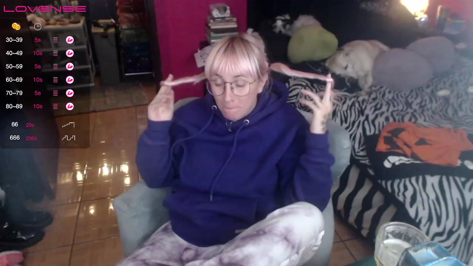 Gallery image thumbnail from AxeHallow's myfreecams stream on, 04/13/2023, 08:23 image 2 of 20