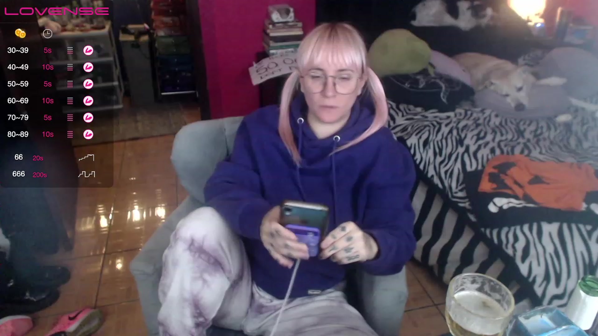 Gallery image thumbnail from AxeHallow's myfreecams stream on, 04/13/2023, 08:23 image 8 of 20