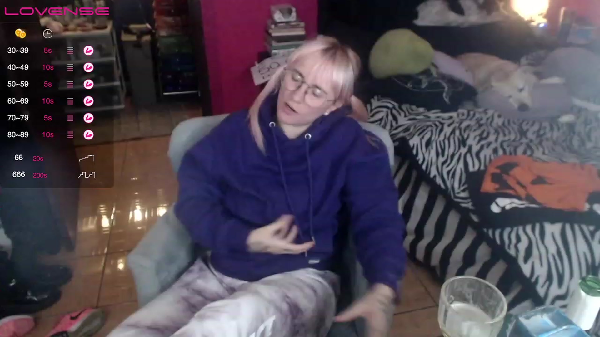 Gallery image thumbnail from AxeHallow's myfreecams stream on, 04/13/2023, 08:23 image 12 of 20
