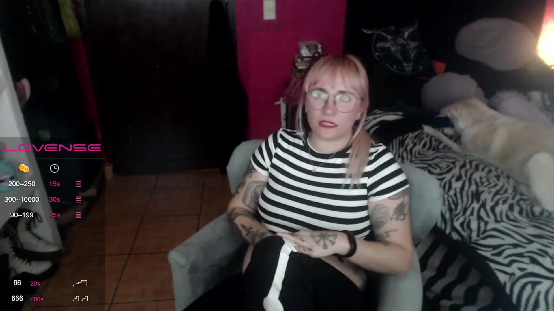 Gallery image thumbnail from AxeHallow's myfreecams stream on, 04/16/2023, 03:58 image 16 of 20