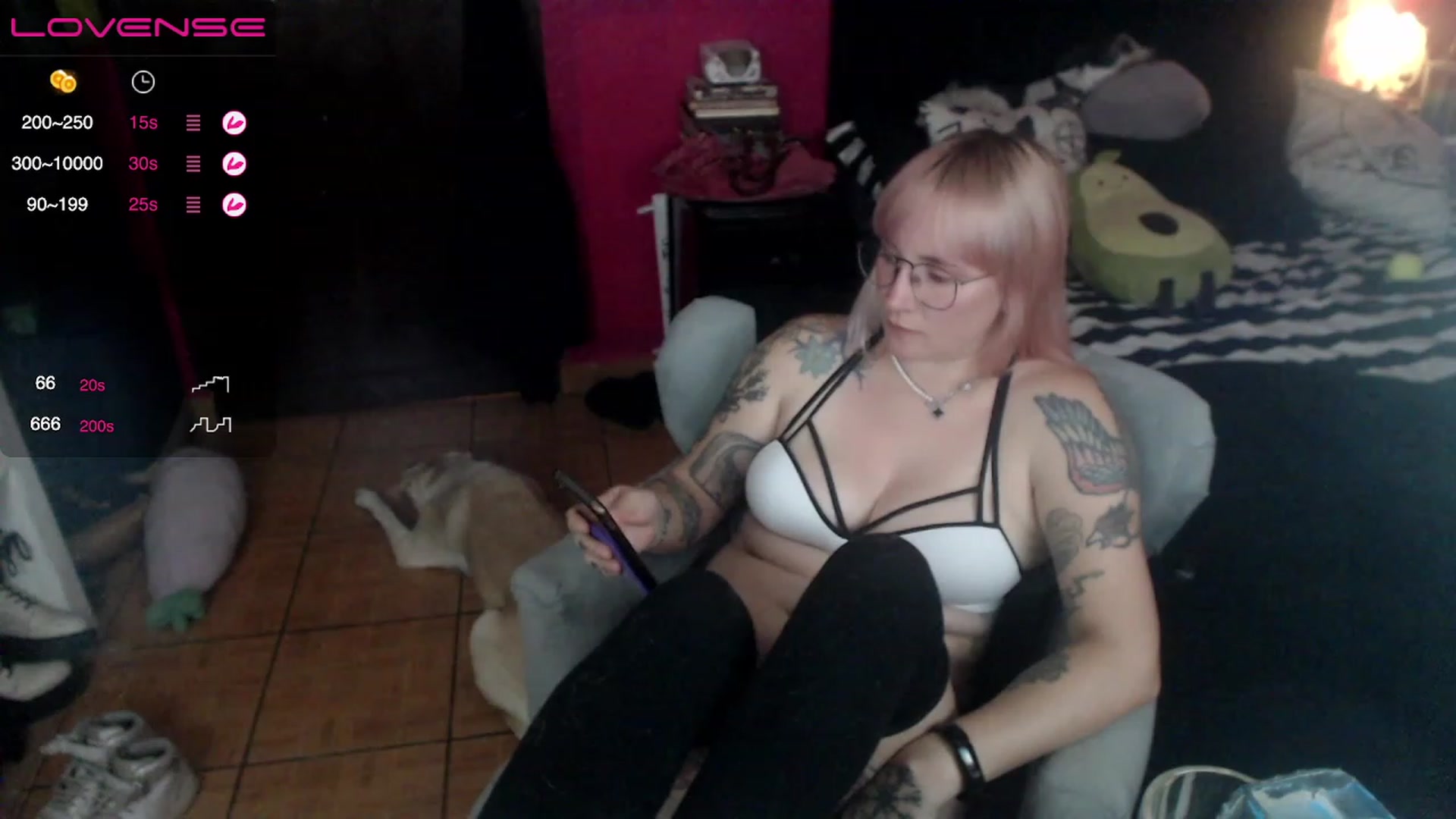 Gallery image thumbnail from AxeHallow's myfreecams stream on, 04/22/2023, 01:57 image 20 of 20