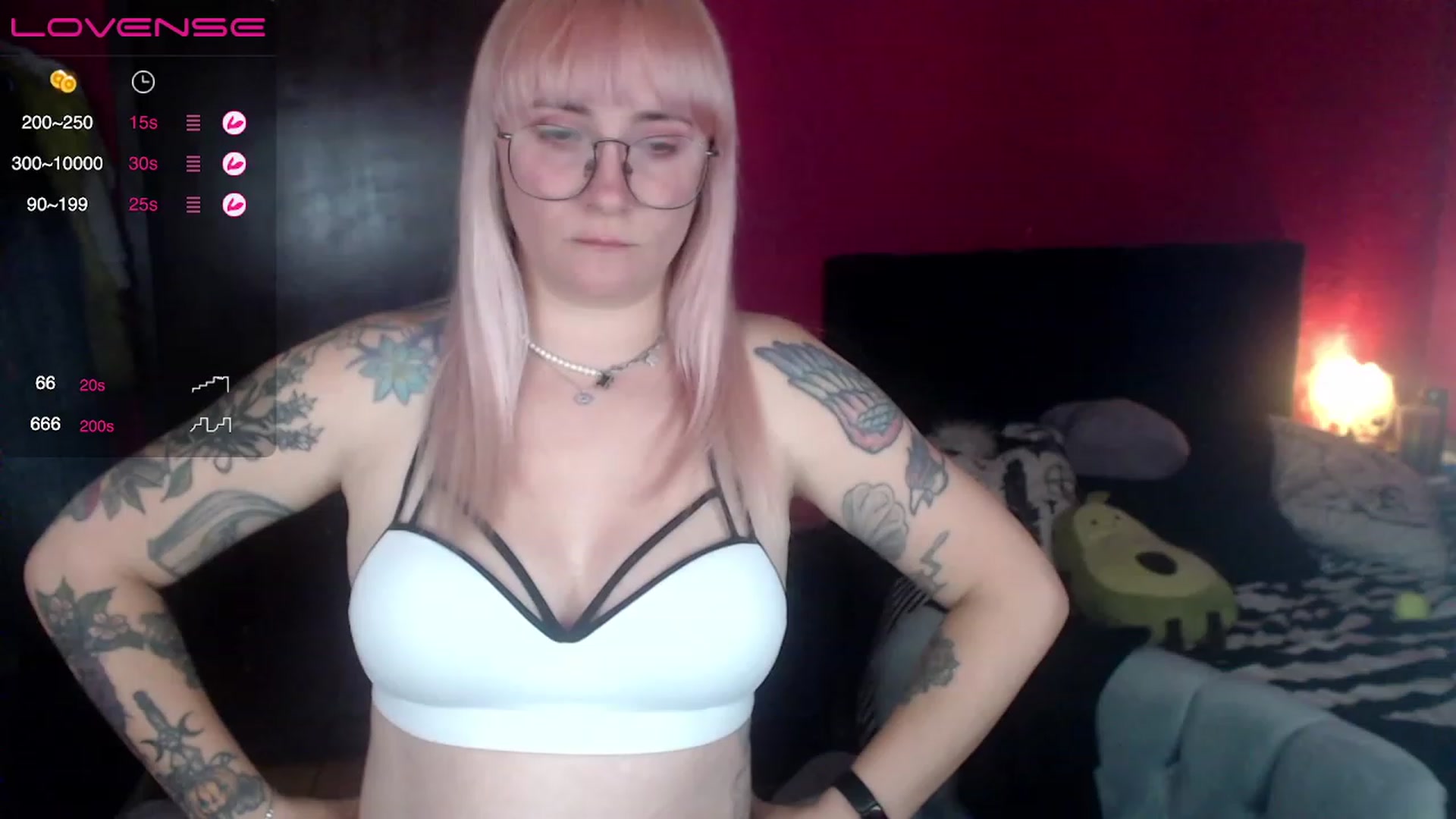 Gallery image thumbnail from AxeHallow's myfreecams stream on, 04/22/2023, 01:57 image 7 of 20