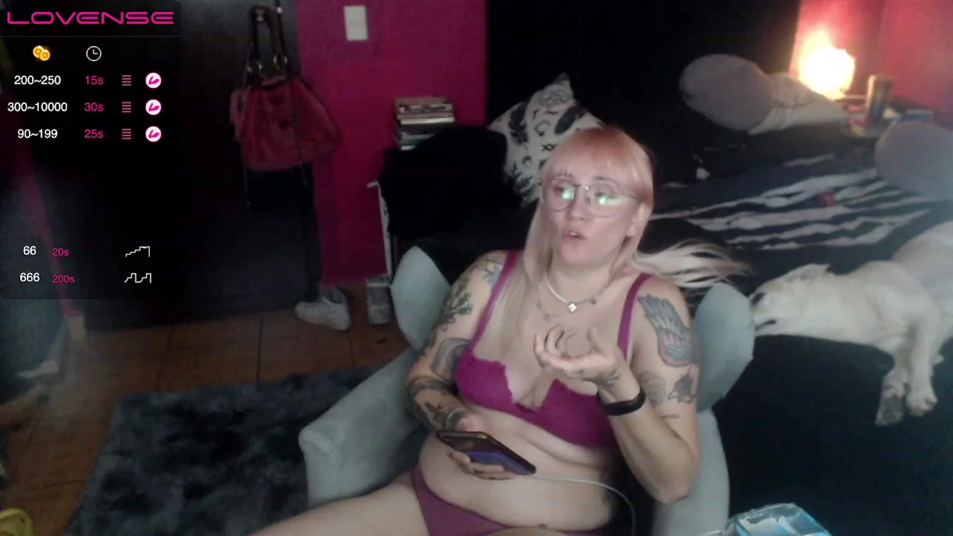 Gallery image thumbnail from AxeHallow's myfreecams stream on, 04/27/2023, 05:04 image 7 of 20