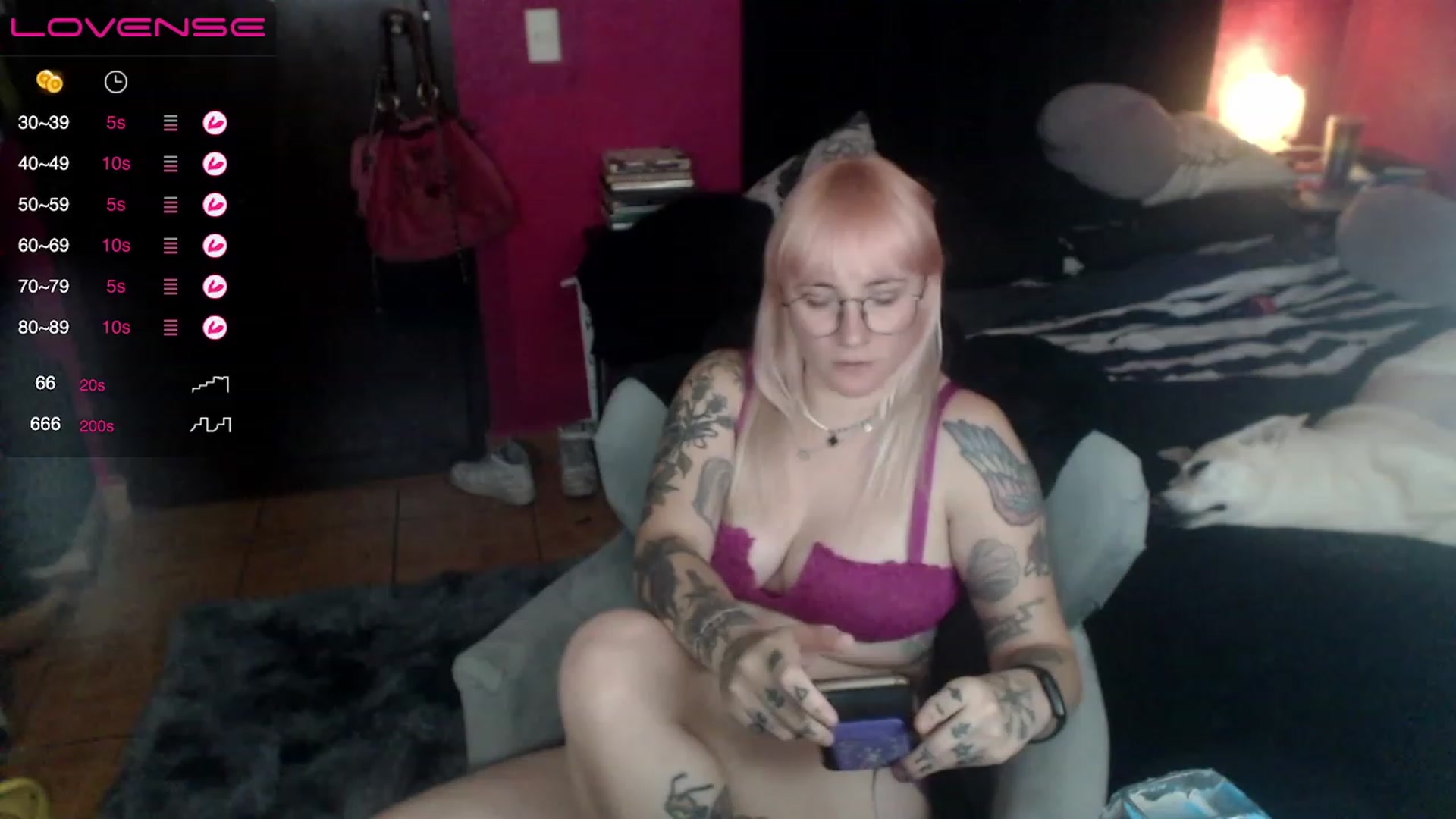 Gallery image thumbnail from AxeHallow's myfreecams stream on, 04/27/2023, 05:04 image 4 of 20