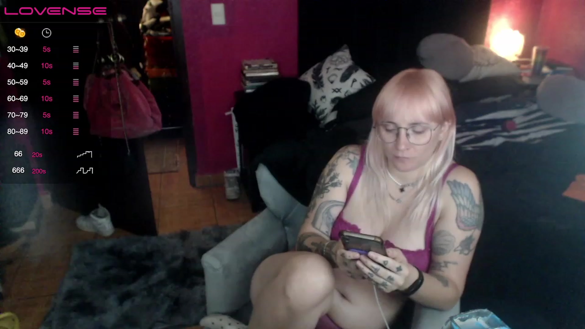 Gallery image thumbnail from AxeHallow's myfreecams stream on, 04/27/2023, 05:04 image 16 of 20