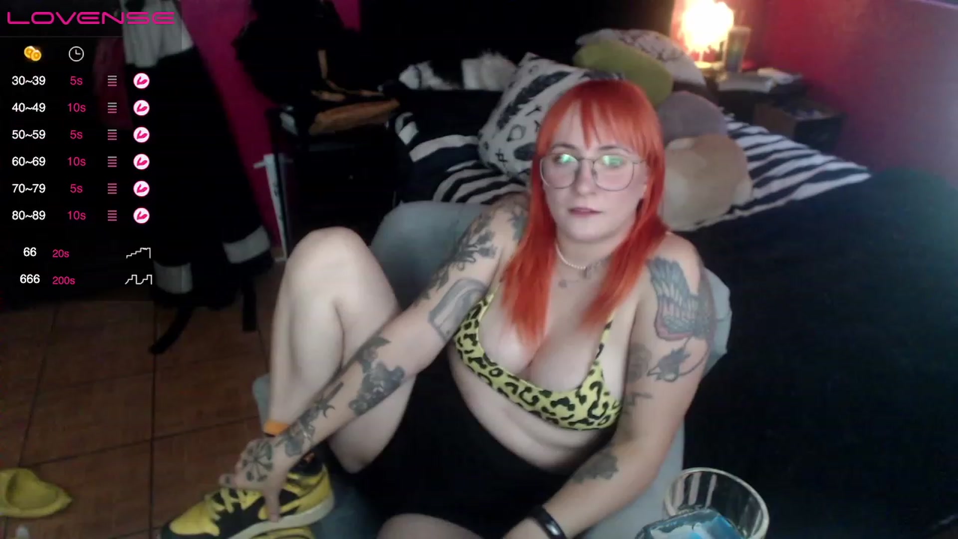 Gallery image thumbnail from AxeHallow's myfreecams stream on, 05/03/2023, 02:02 image 1 of 20