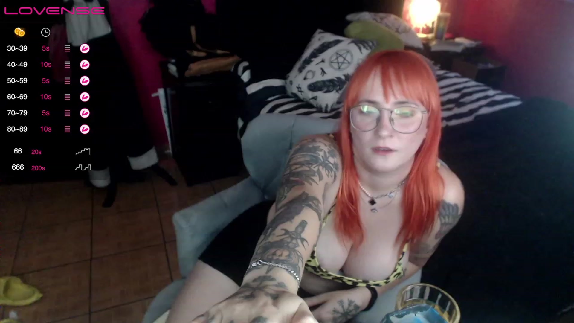 Gallery image thumbnail from AxeHallow's myfreecams stream on, 05/03/2023, 02:02 image 6 of 20