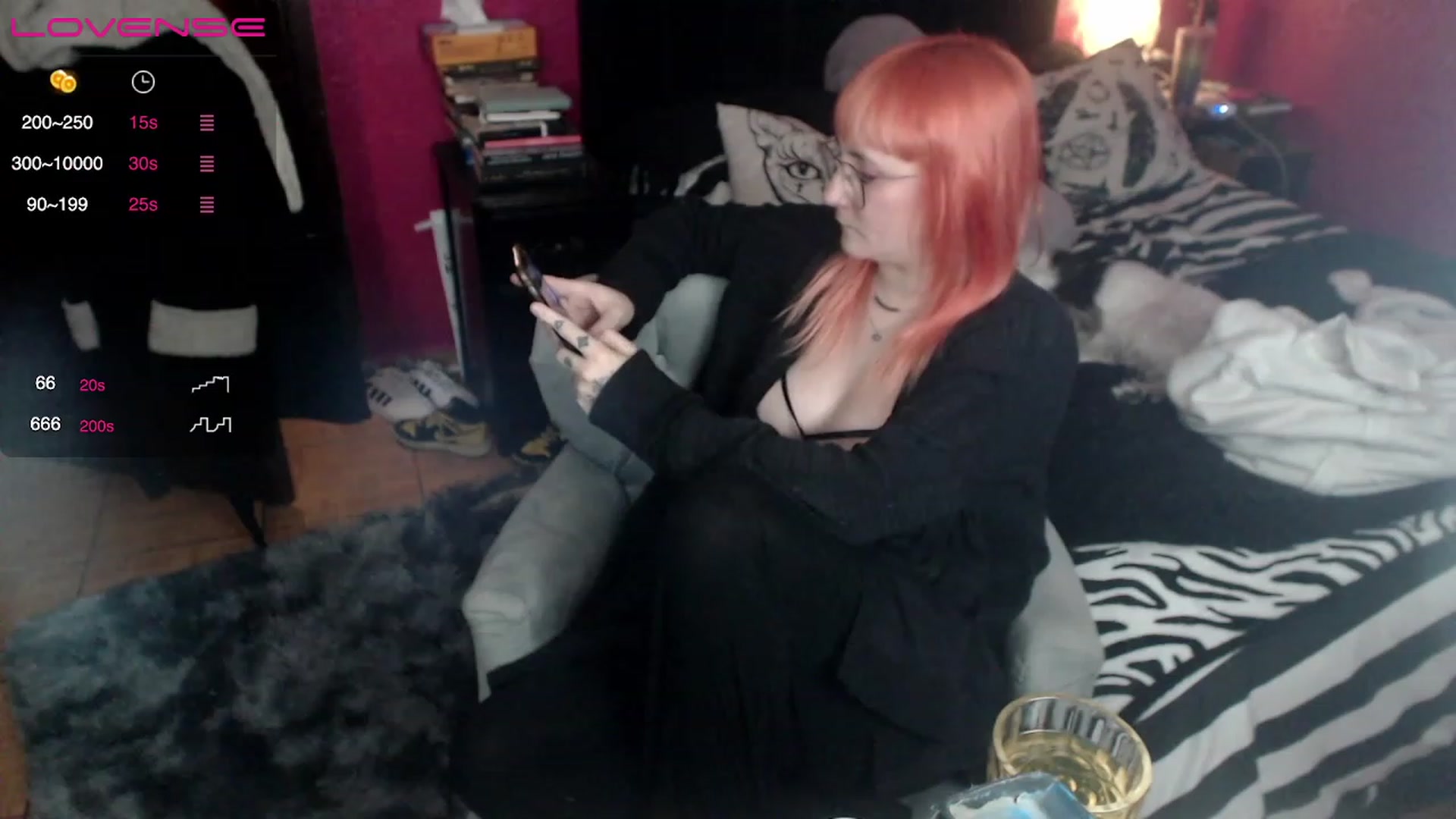 Gallery image thumbnail from AxeHallow's myfreecams stream on, 05/10/2023, 03:40 image 13 of 20