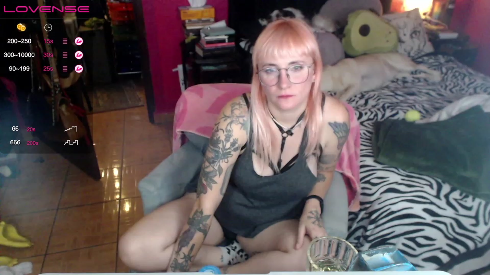 Gallery image thumbnail from AxeHallow's myfreecams stream on, 05/14/2023, 05:47 image 12 of 20