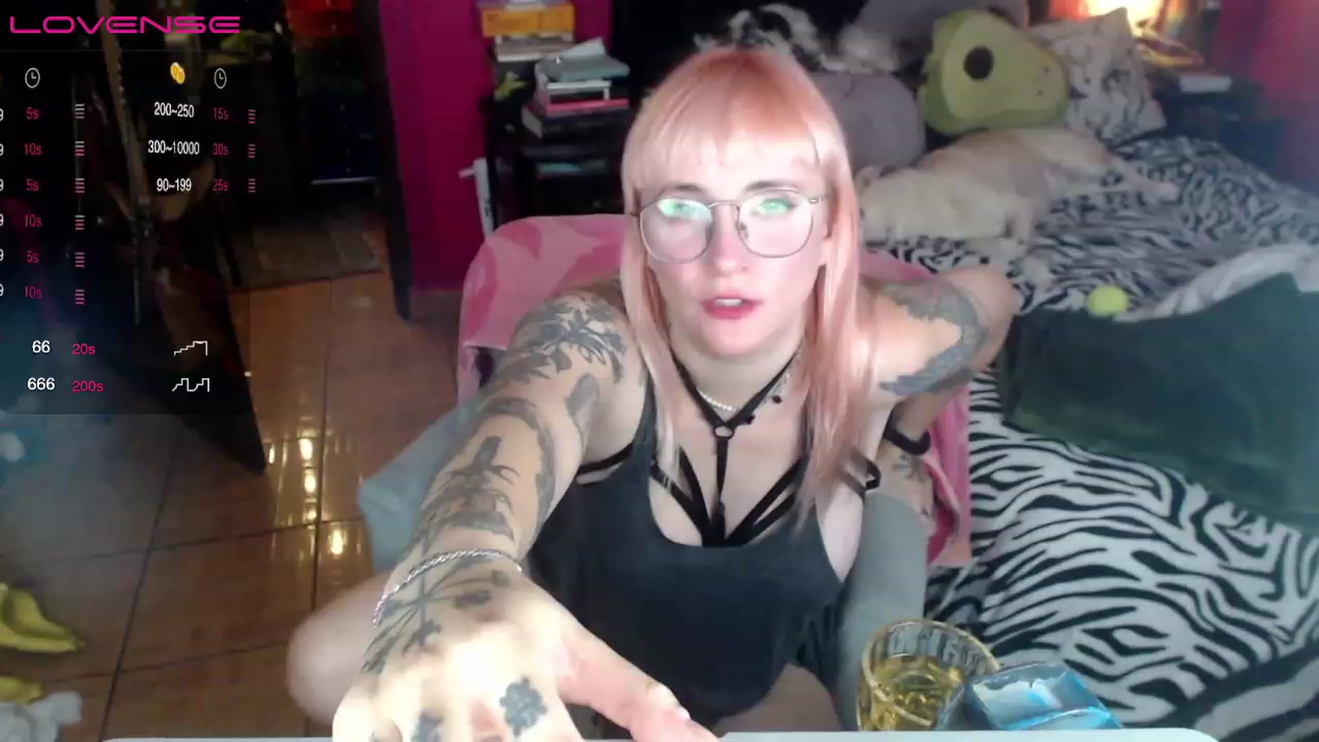 Gallery image thumbnail from AxeHallow's myfreecams stream on, 05/14/2023, 05:47 image 7 of 20