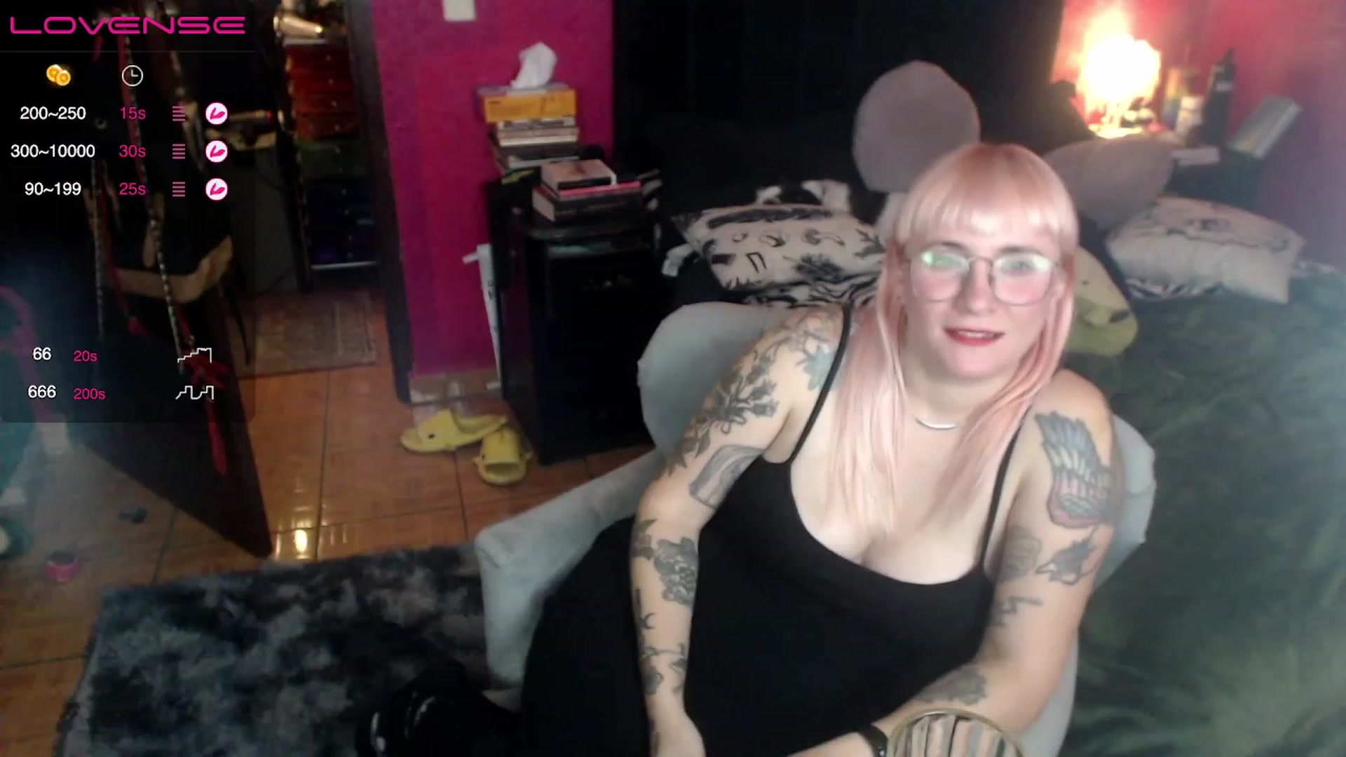 Gallery image thumbnail from AxeHallow's myfreecams stream on, 05/17/2023, 03:04 image 18 of 20