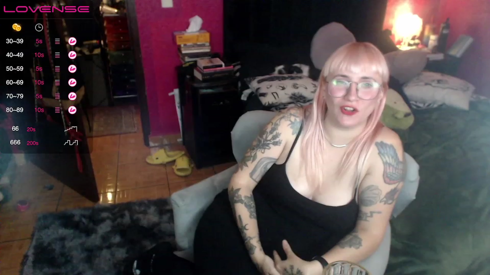 Gallery image thumbnail from AxeHallow's myfreecams stream on, 05/17/2023, 03:04 image 16 of 20