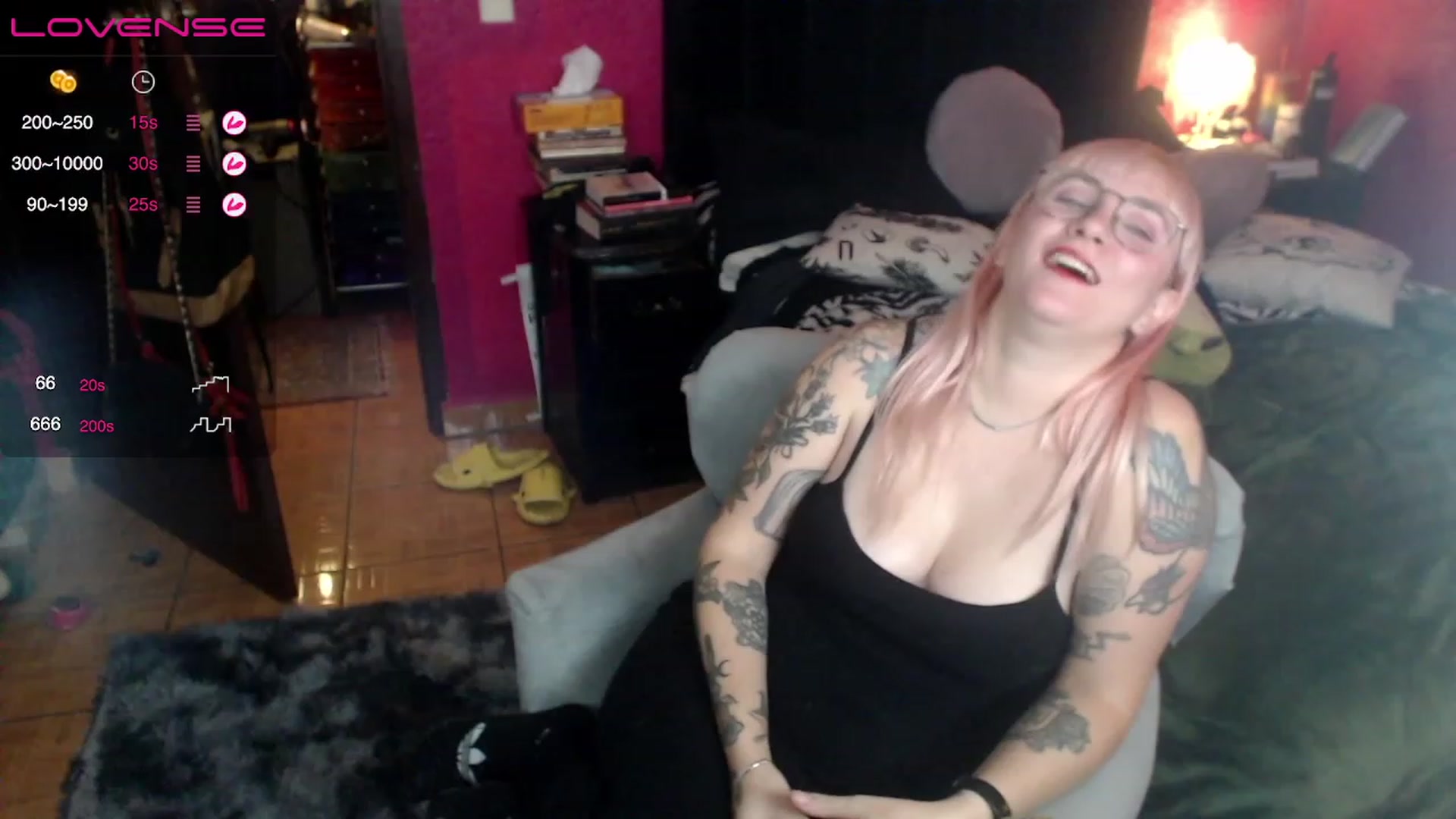 Gallery image thumbnail from AxeHallow's myfreecams stream on, 05/17/2023, 03:04 image 5 of 20