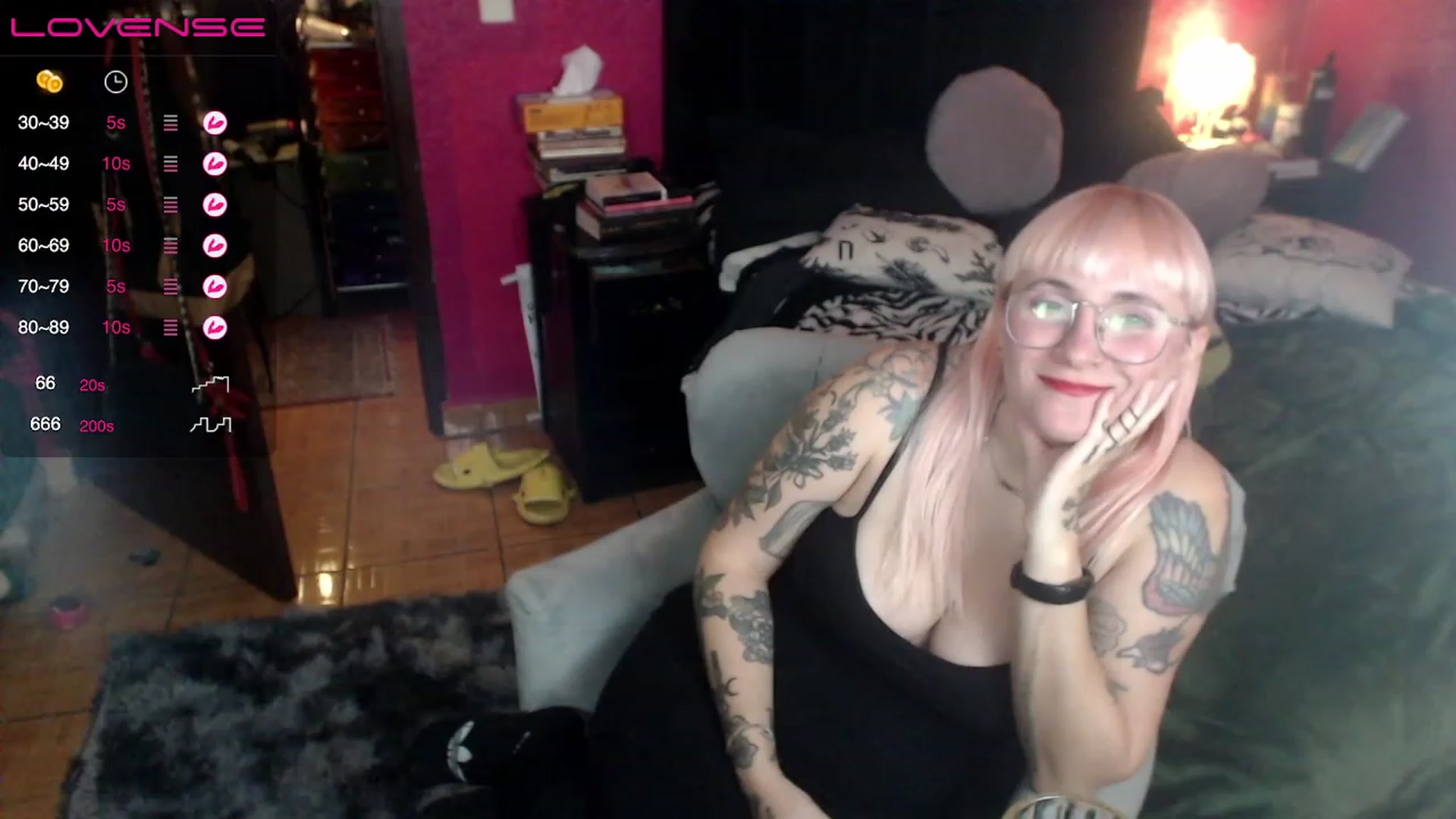Gallery image thumbnail from AxeHallow's myfreecams stream on, 05/17/2023, 03:04 image 7 of 20