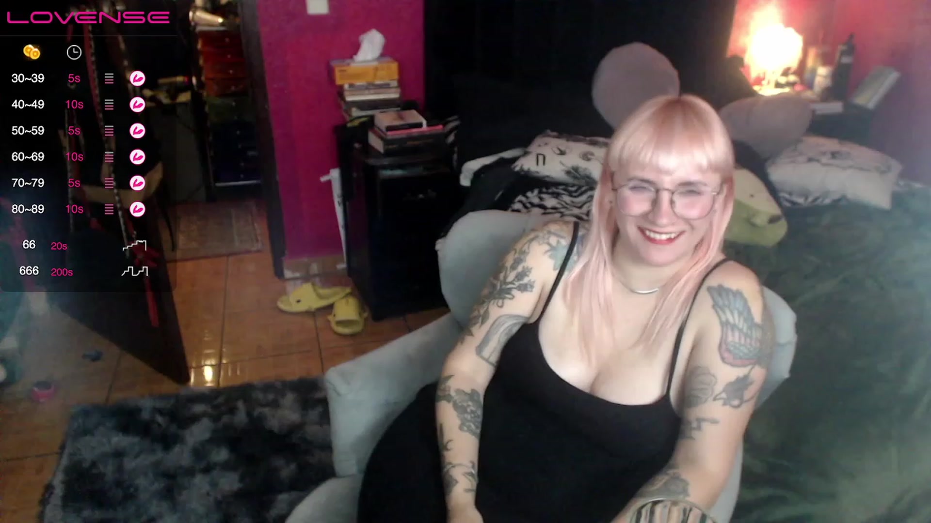 Gallery image thumbnail from AxeHallow's myfreecams stream on, 05/17/2023, 03:04 image 12 of 20
