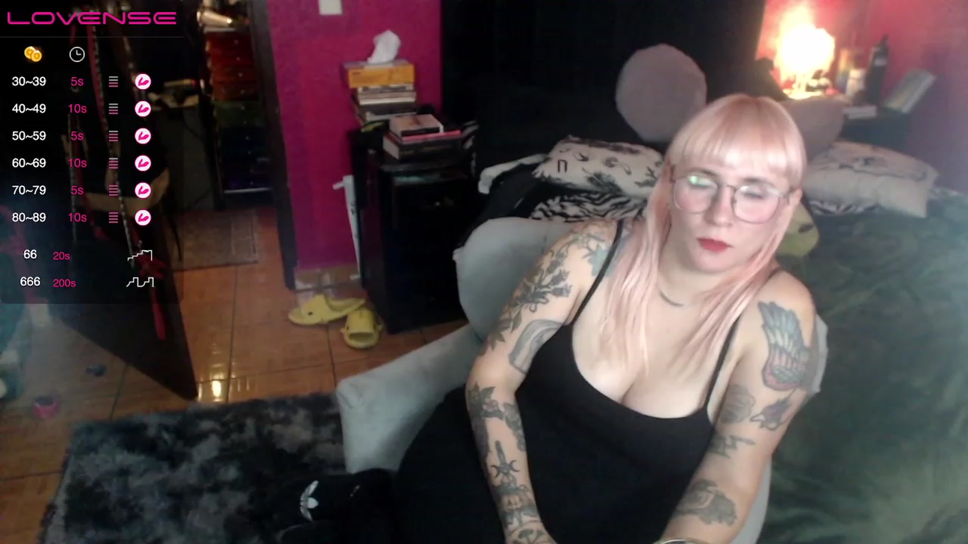 Gallery image thumbnail from AxeHallow's myfreecams stream on, 05/17/2023, 03:04 image 6 of 20