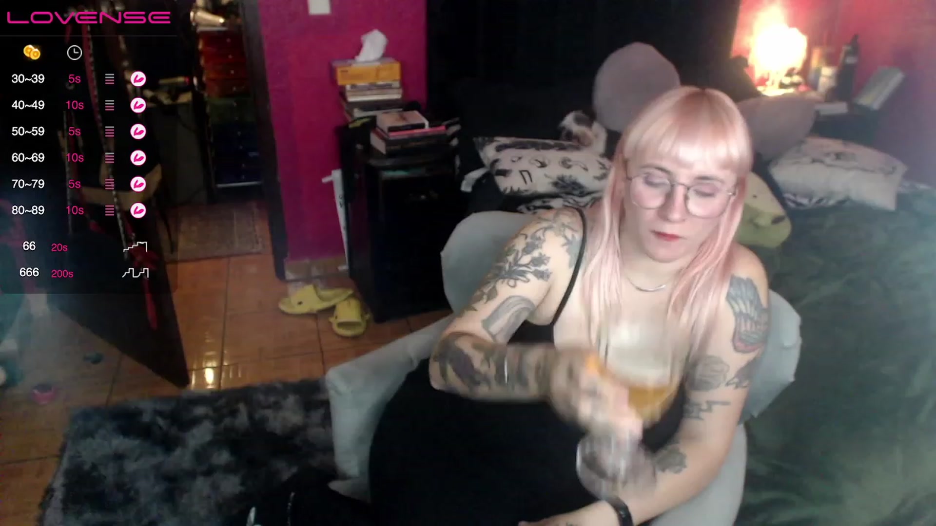 Gallery image thumbnail from AxeHallow's myfreecams stream on, 05/17/2023, 03:04 image 15 of 20