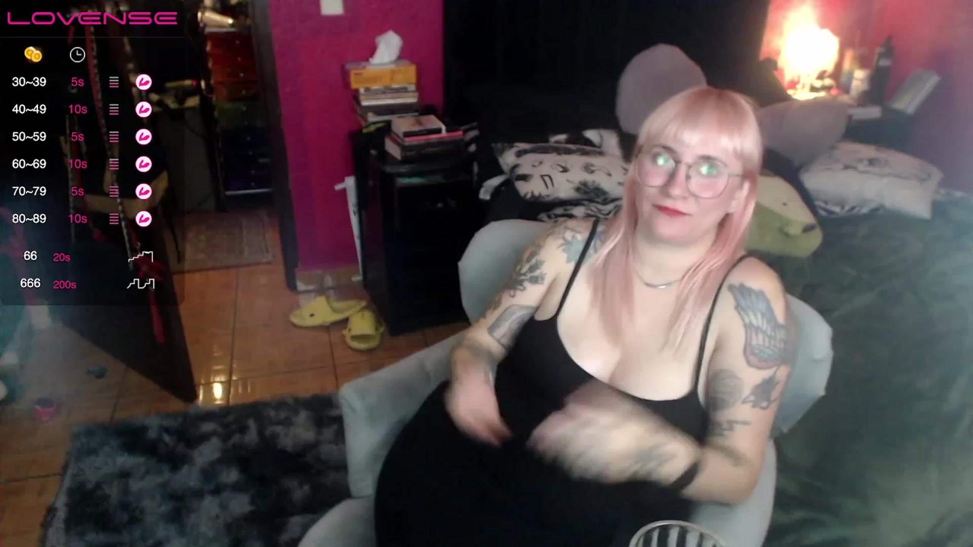 Gallery image thumbnail from AxeHallow's myfreecams stream on, 05/17/2023, 03:04 image 13 of 20