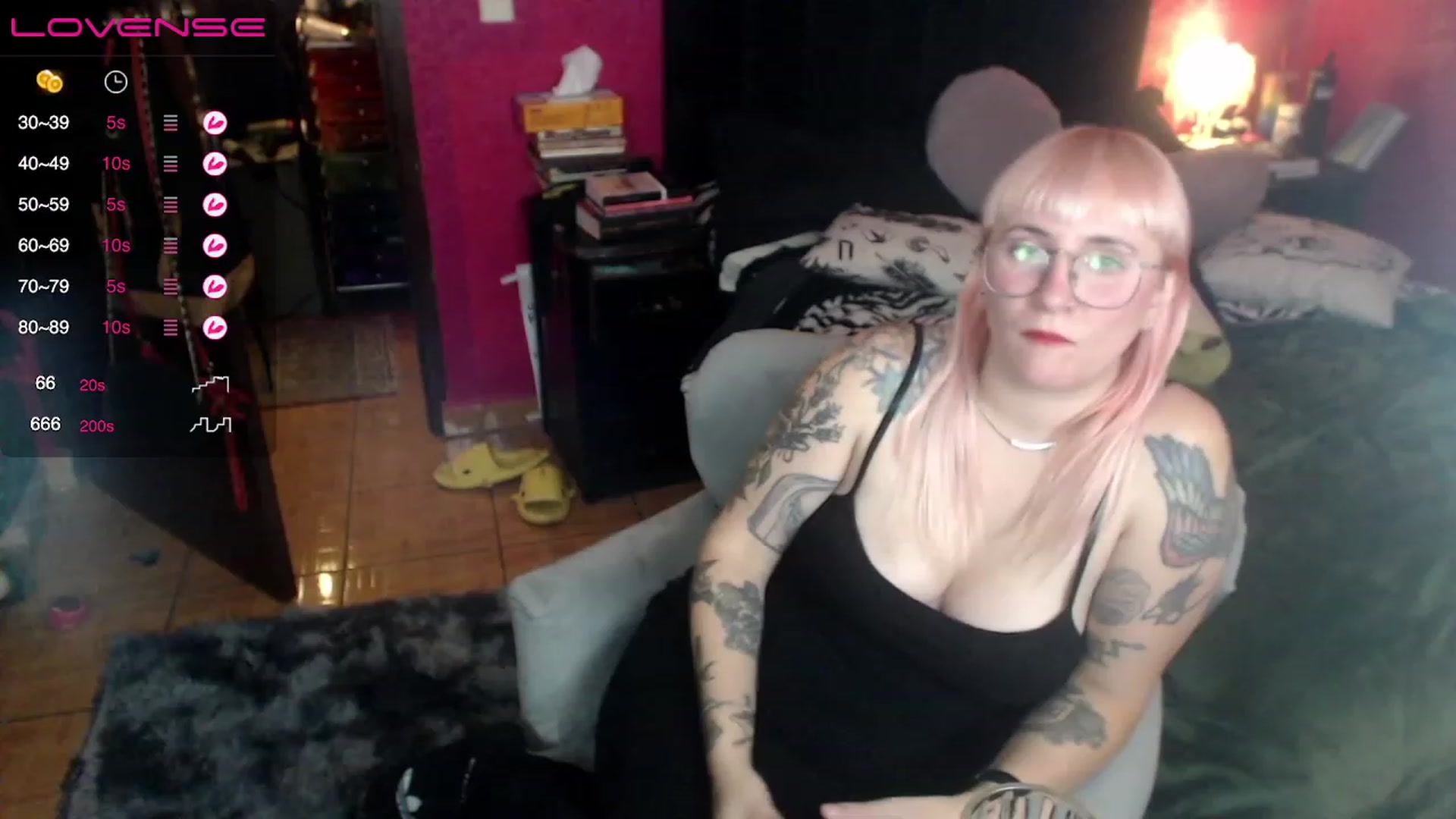 Gallery image thumbnail from AxeHallow's myfreecams stream on, 05/17/2023, 03:04 image 11 of 20
